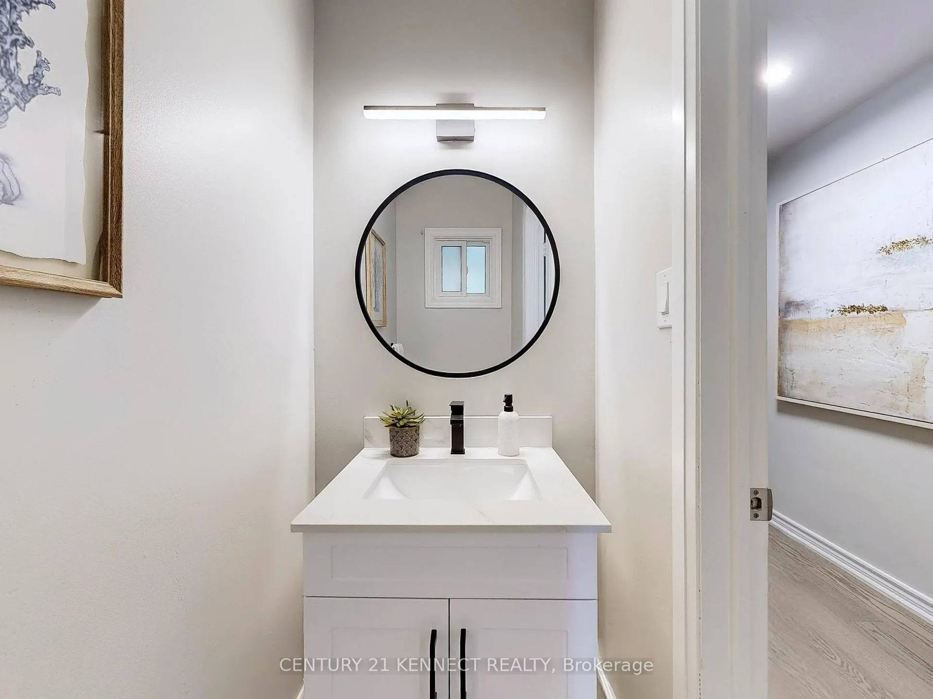 Photo 8 of Unit 8, 105 Carlton Road, Markham, Unionville — HOMEH