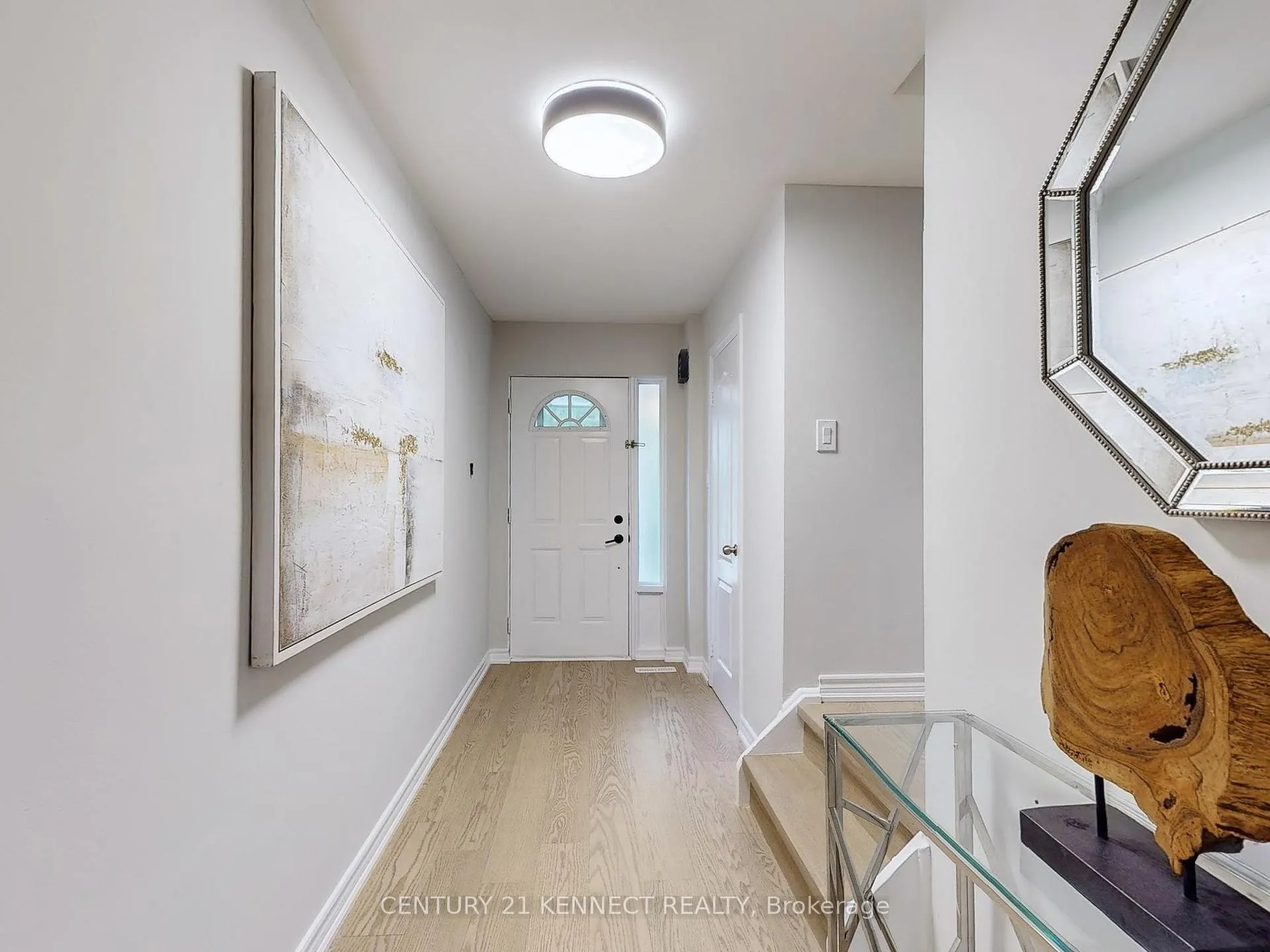 Photo 9 of Unit 8, 105 Carlton Road, Markham, Unionville — HOMEH