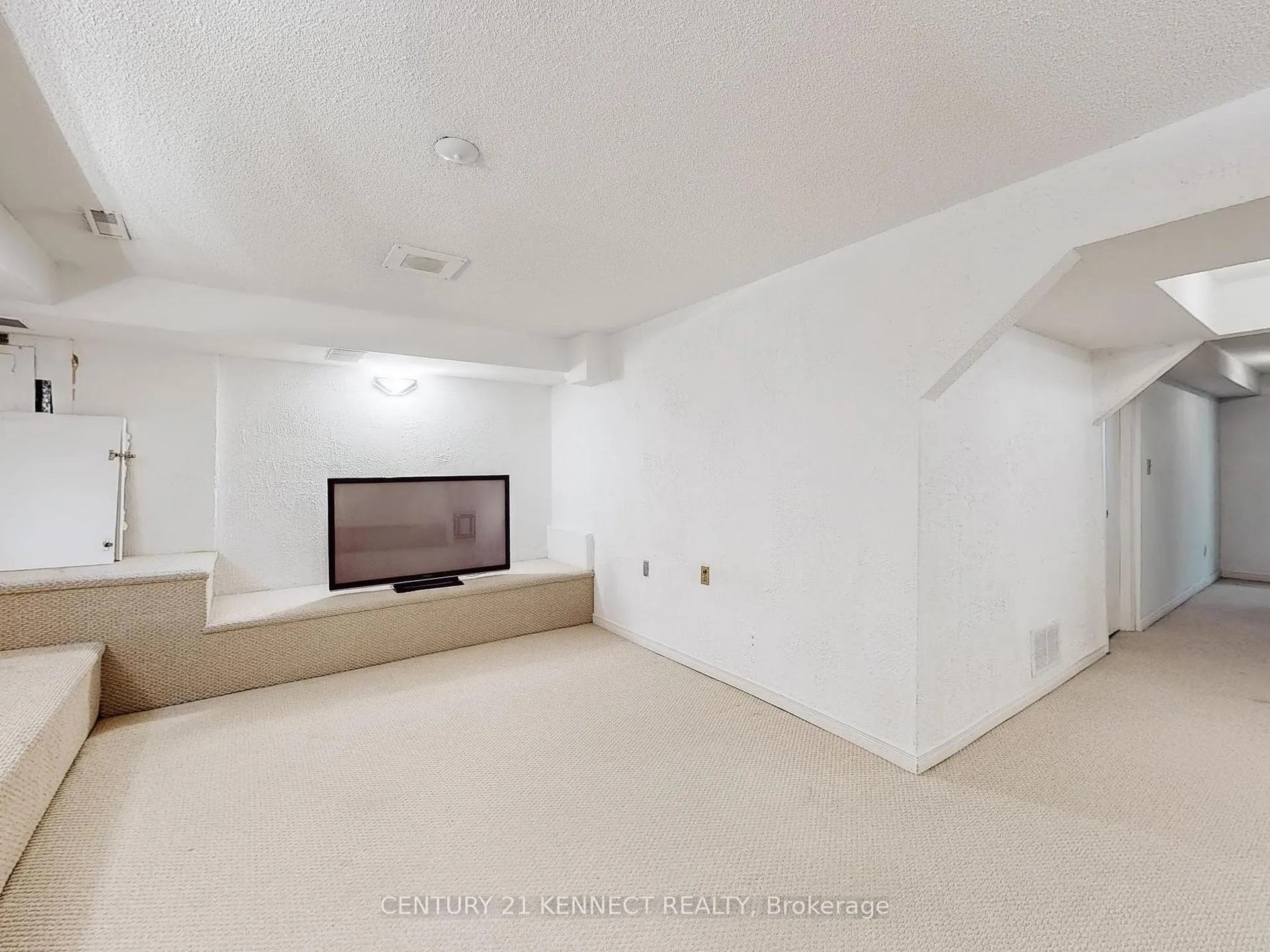 Photo 21 of Unit 8, 105 Carlton Road, Markham, Unionville — HOMEH
