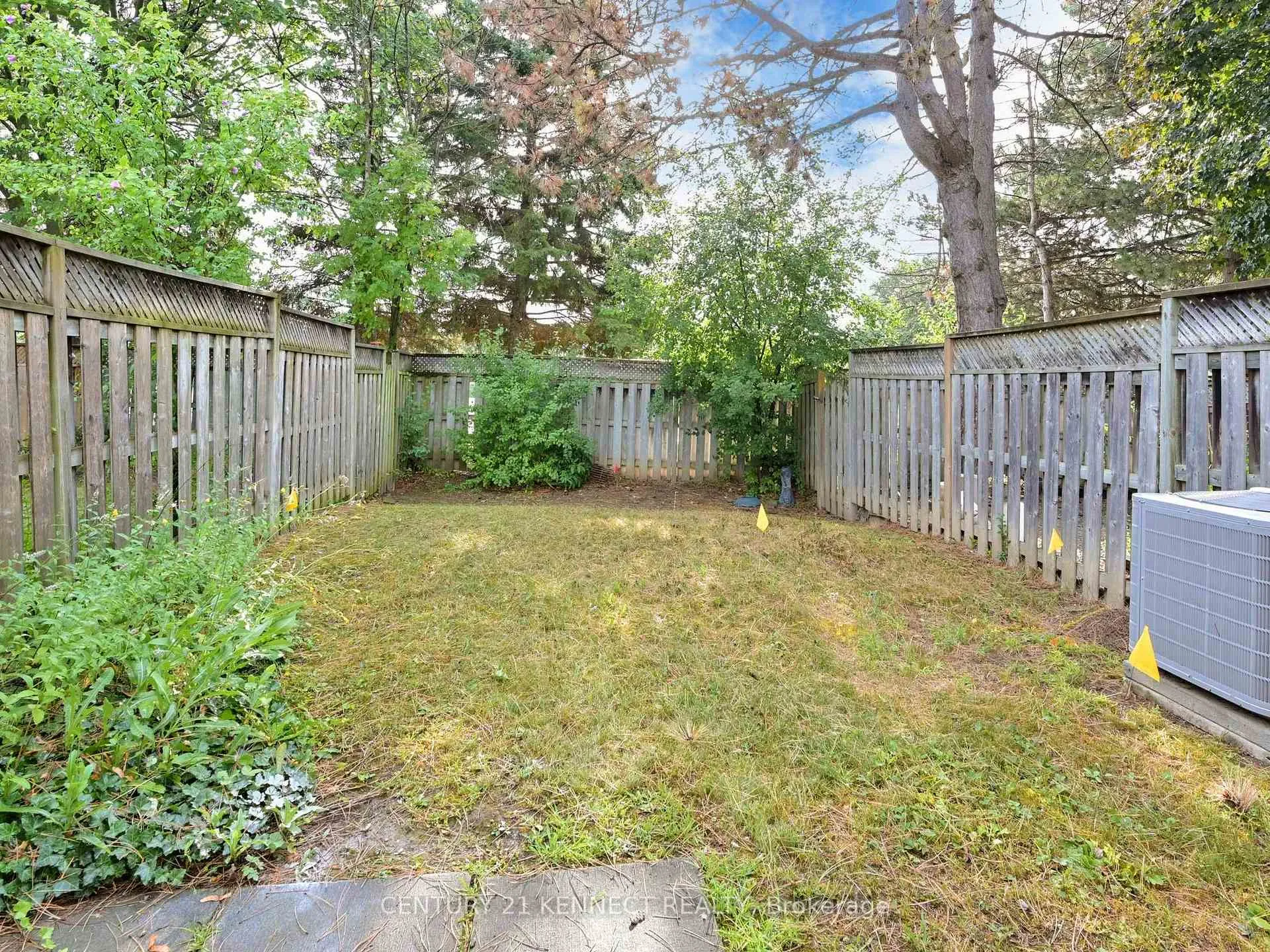 Photo 24 of Unit 8, 105 Carlton Road, Markham, Unionville — HOMEH