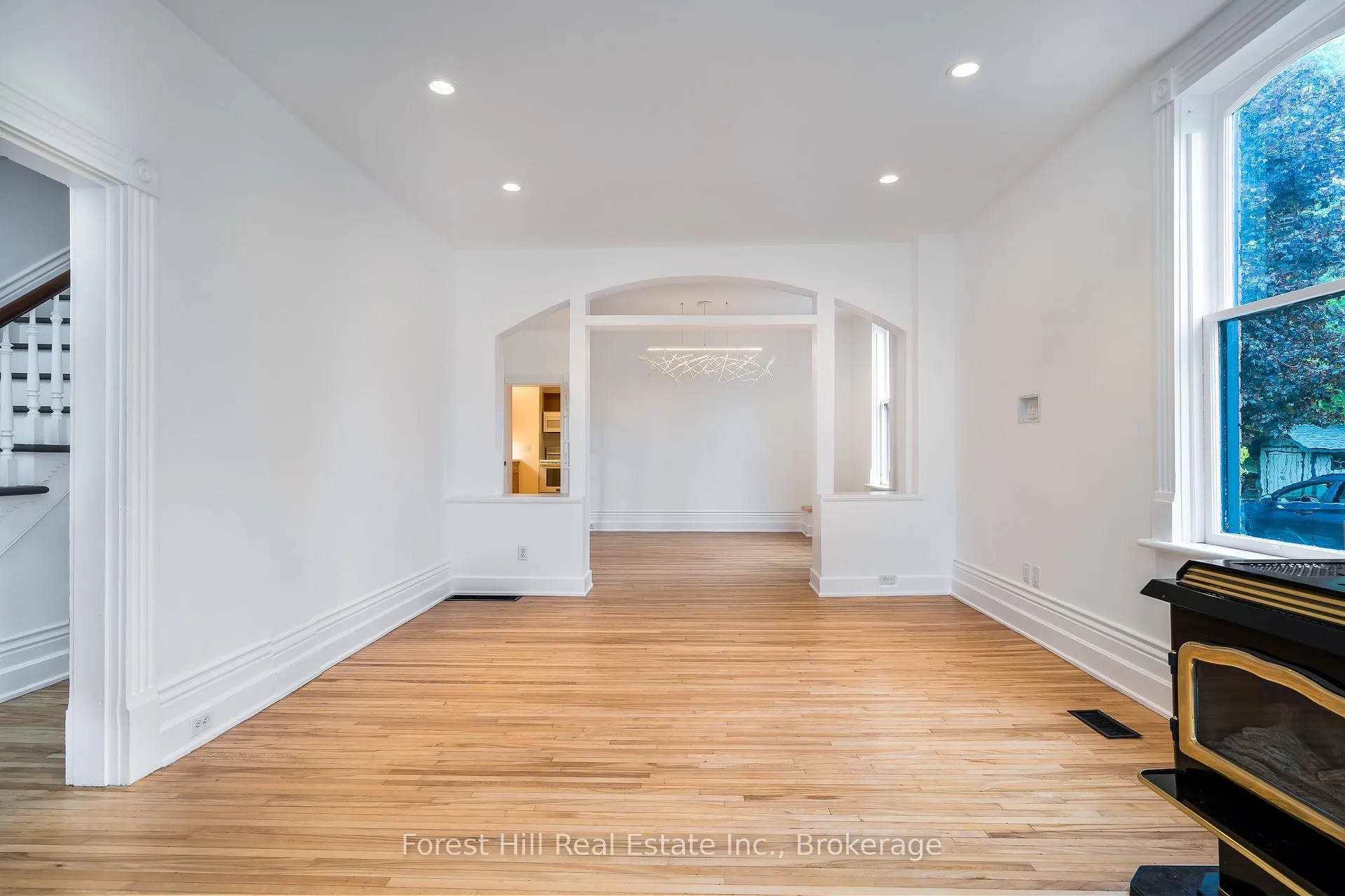 Photo 7 of 62 Bruce Street S, Blue Mountains — HOMEH