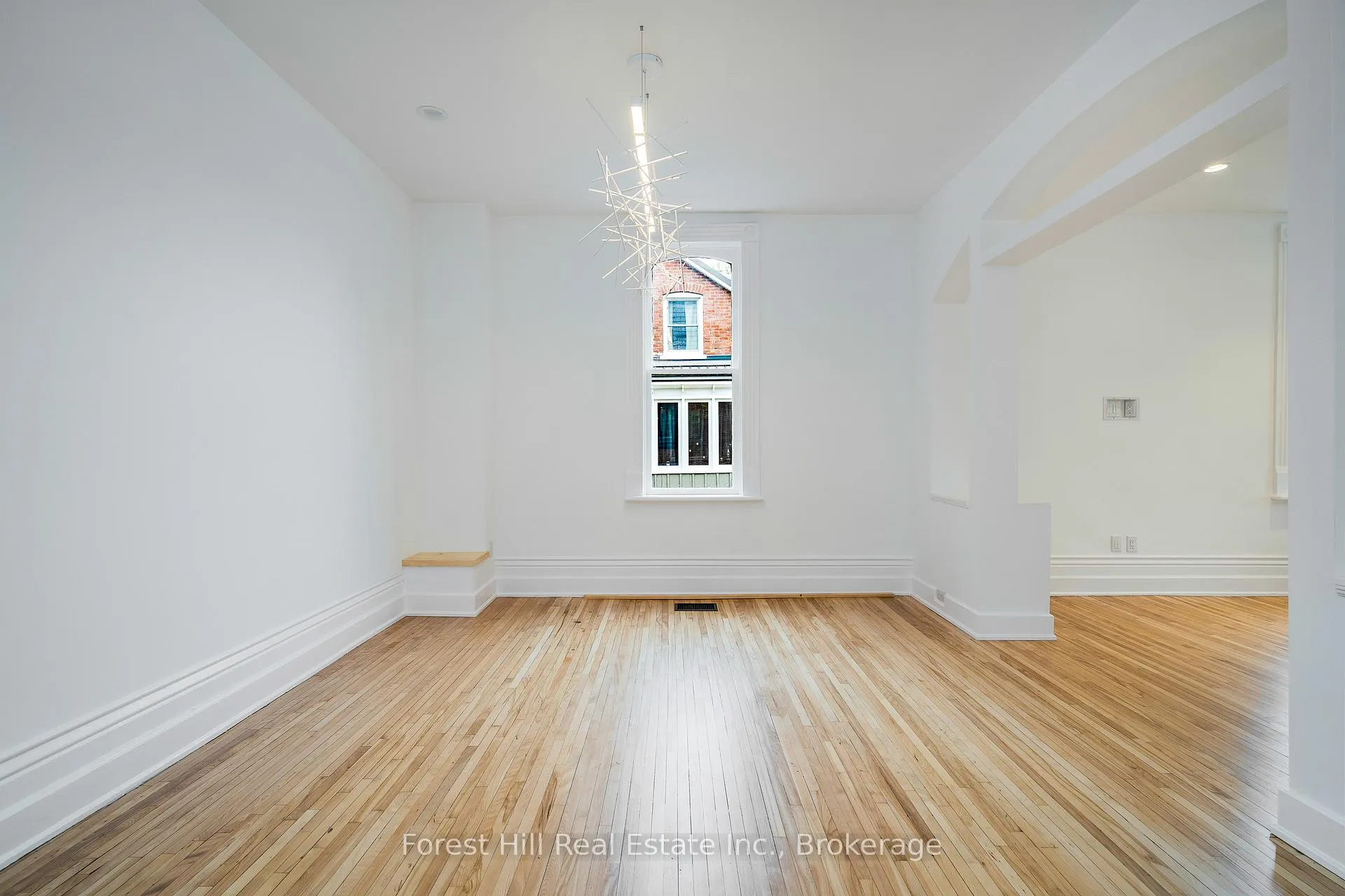 Photo 10 of 62 Bruce Street S, Blue Mountains — HOMEH