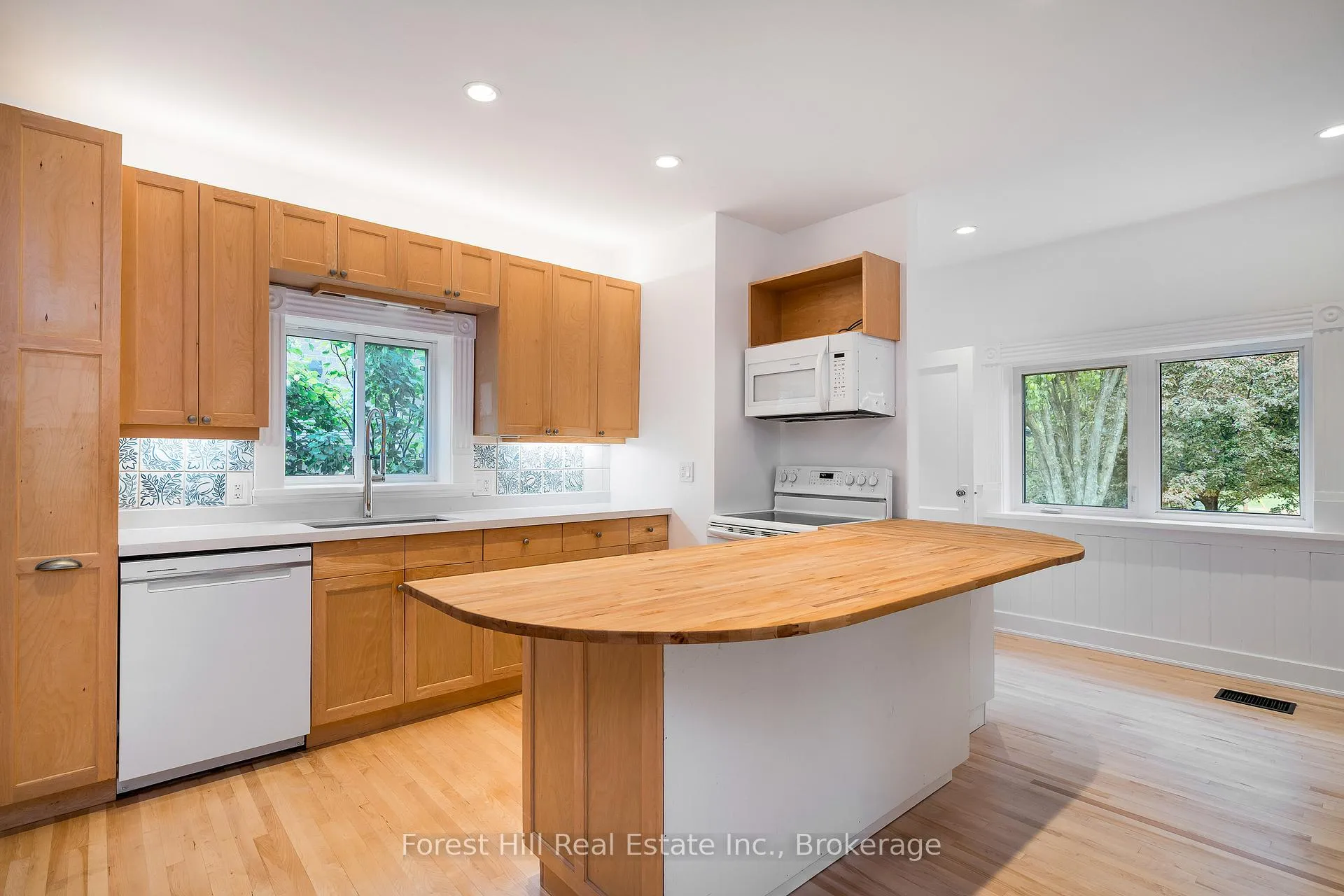 Photo 15 of 62 Bruce Street S, Blue Mountains — HOMEH