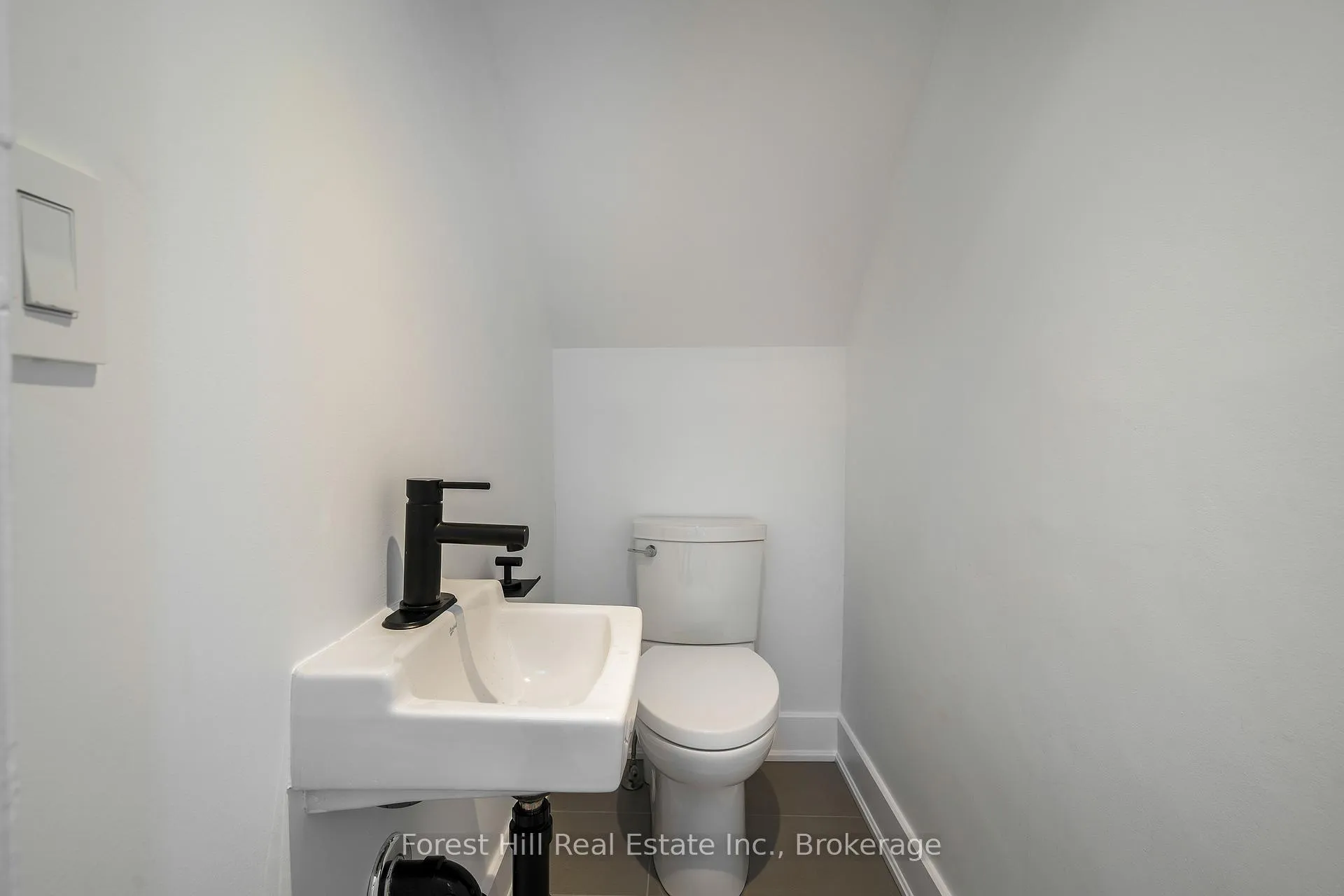 Photo 17 of 62 Bruce Street S, Blue Mountains — HOMEH