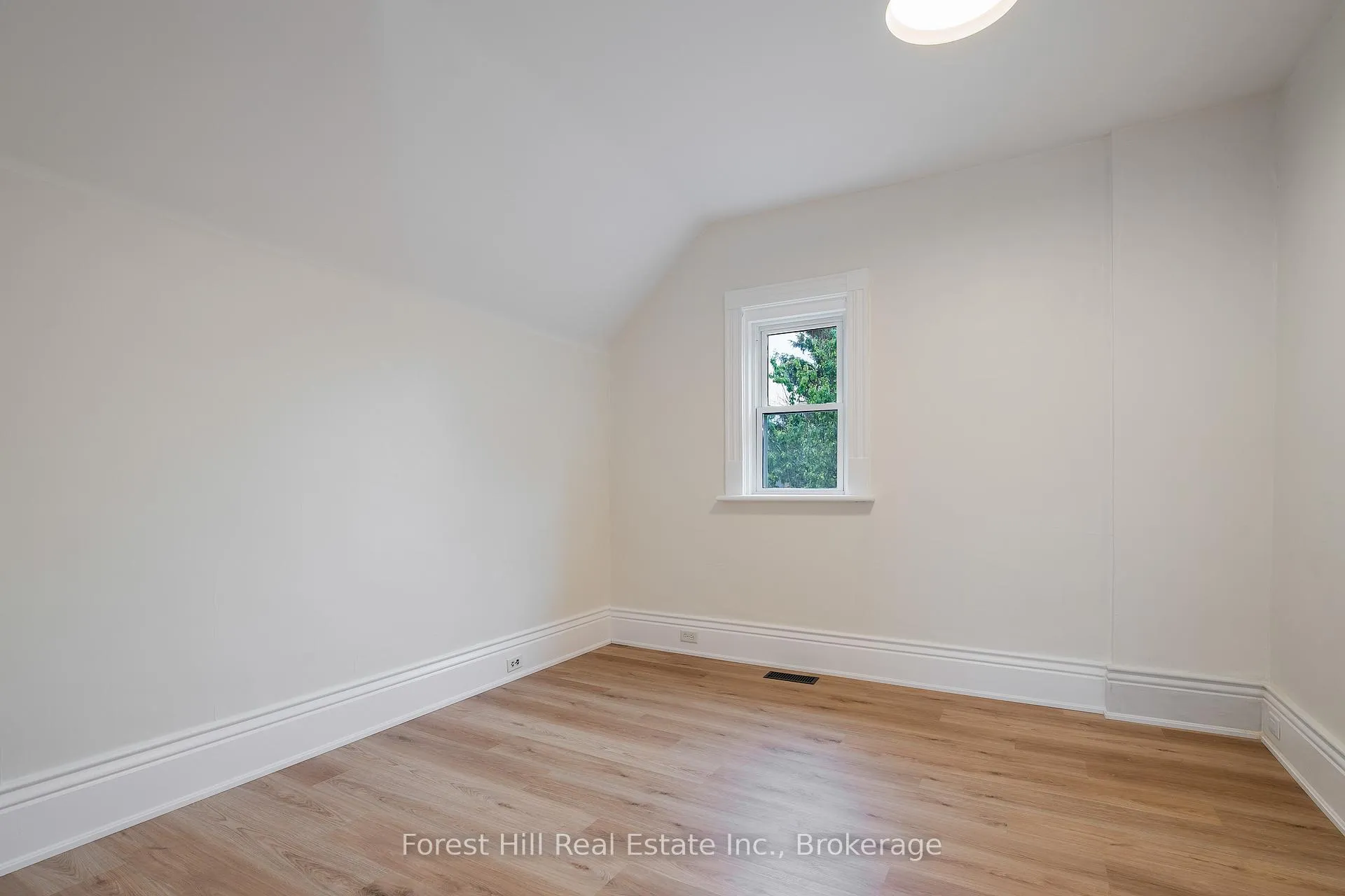 Photo 22 of 62 Bruce Street S, Blue Mountains — HOMEH