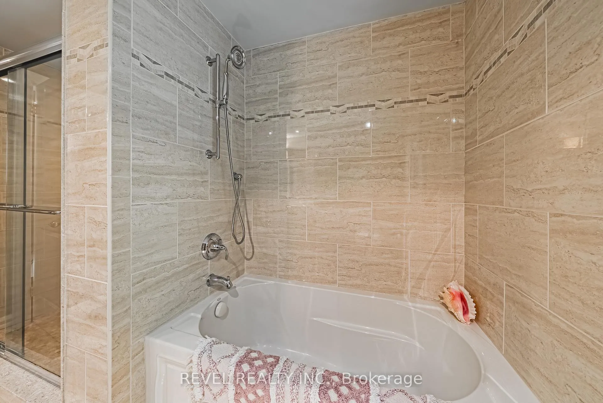 Photo 36 of 116 Campbell Avenue E, Milton, Campbellville — HOMEH