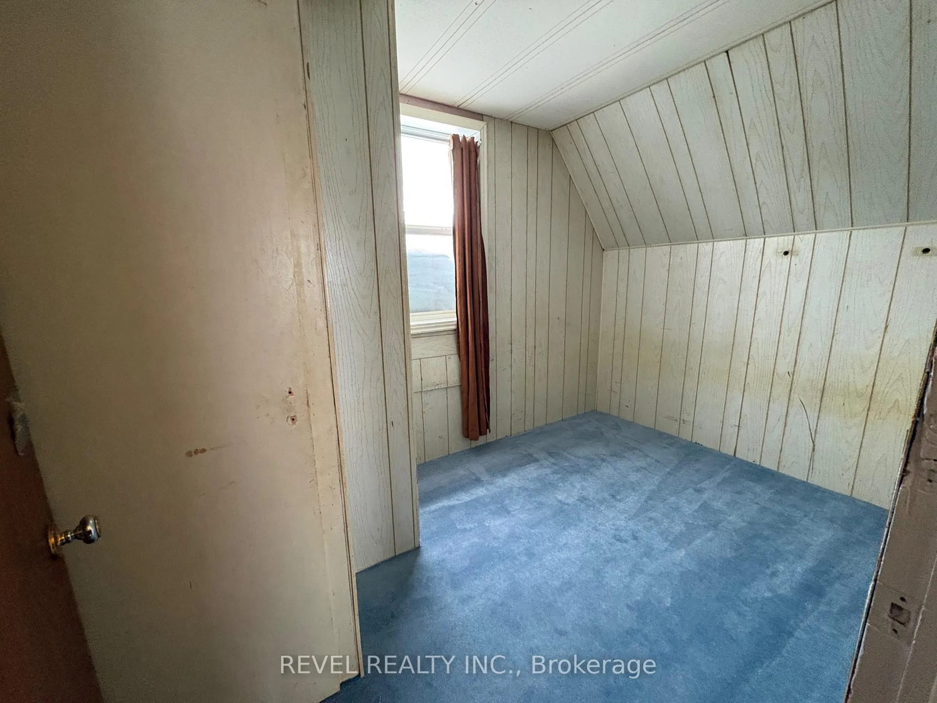 Photo 19 of 104 Fourteenth Avenue, Cochrane — HOMEH