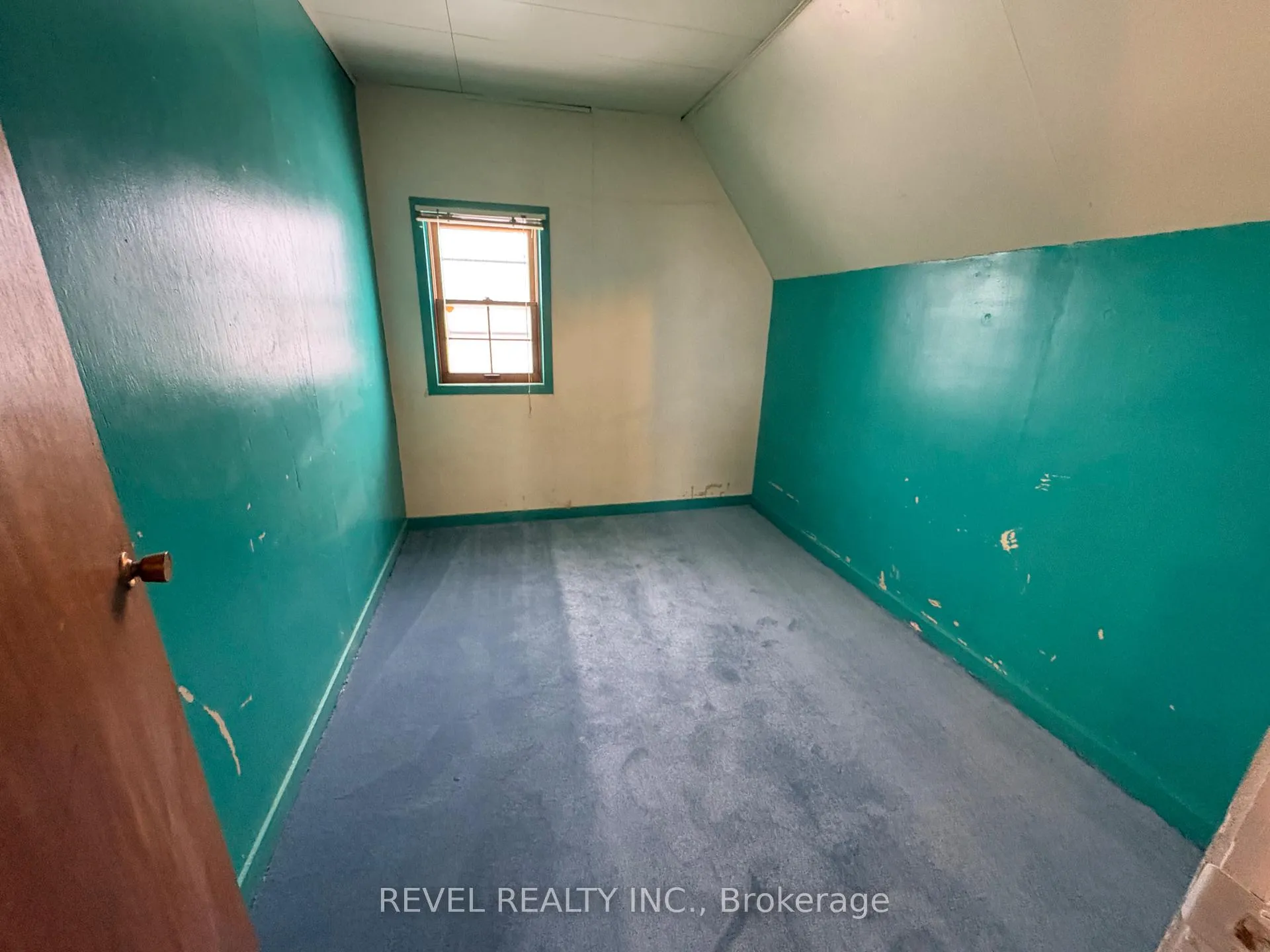 Photo 20 of 104 Fourteenth Avenue, Cochrane — HOMEH