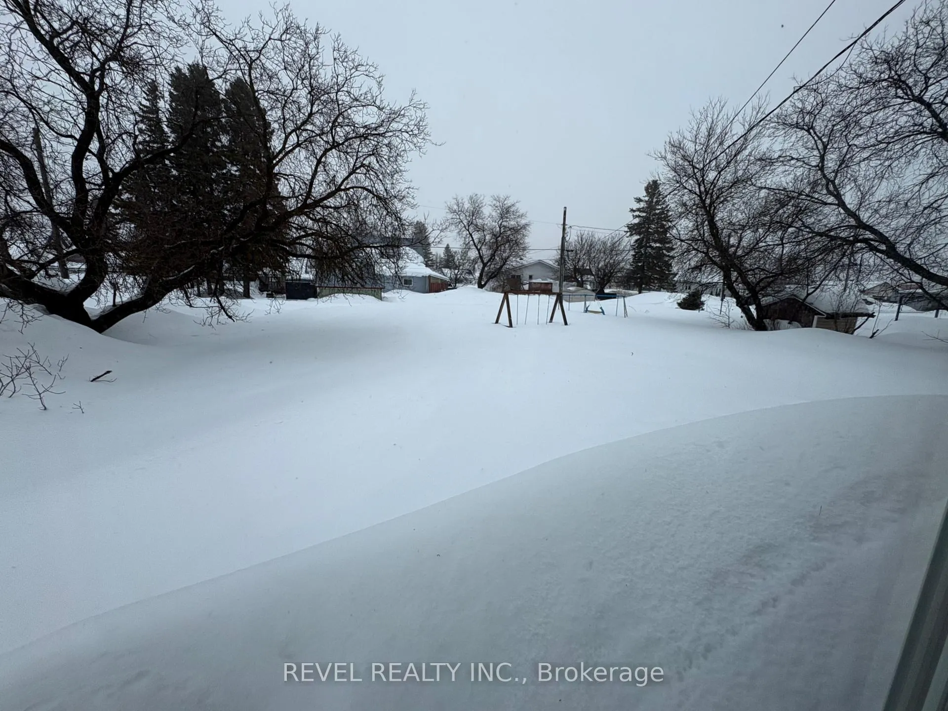 Photo 23 of 104 Fourteenth Avenue, Cochrane — HOMEH