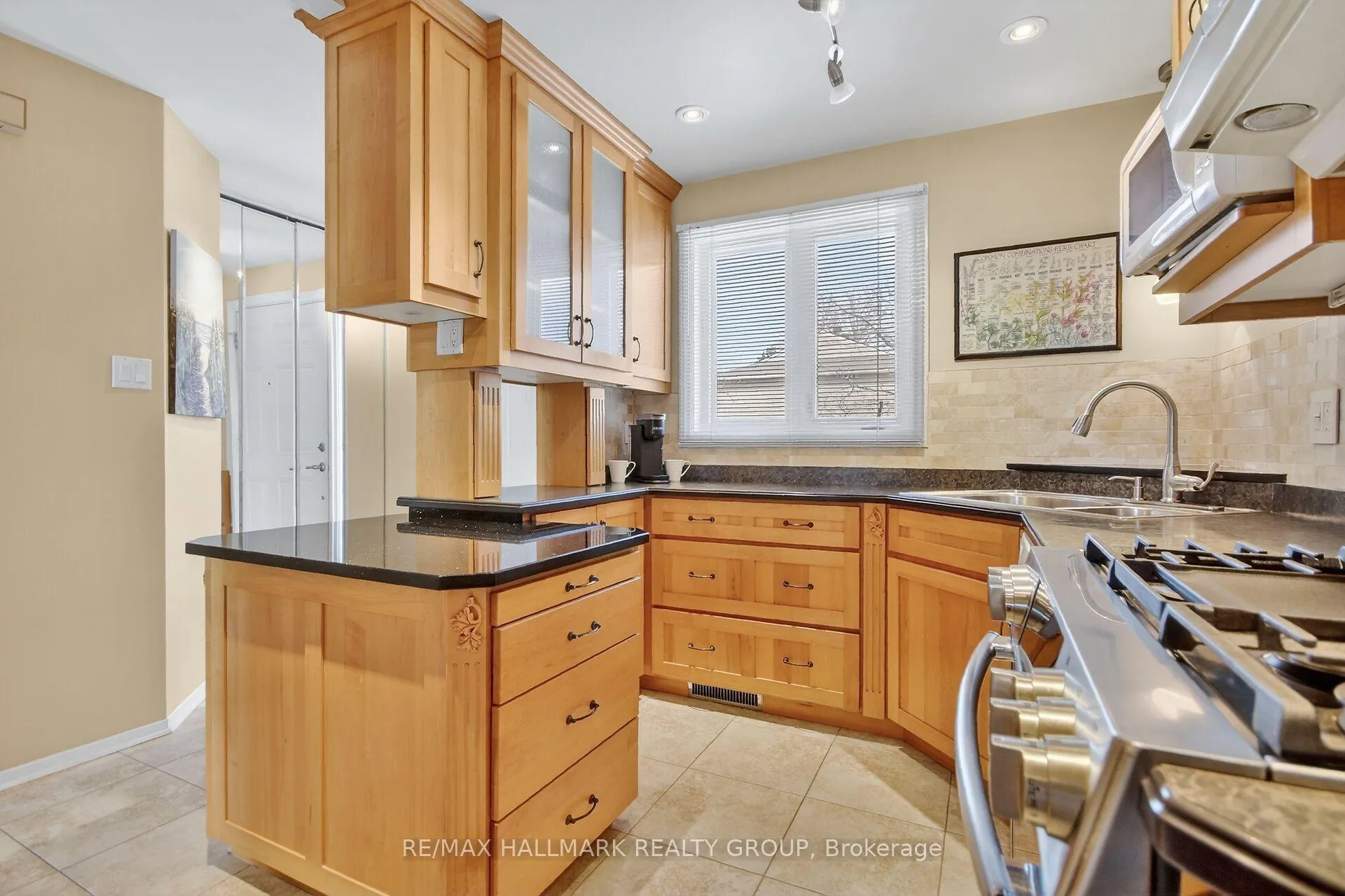 Photo 7 of 1722 Rodin Way, Ottawa, Chateauneuf — HOMEH