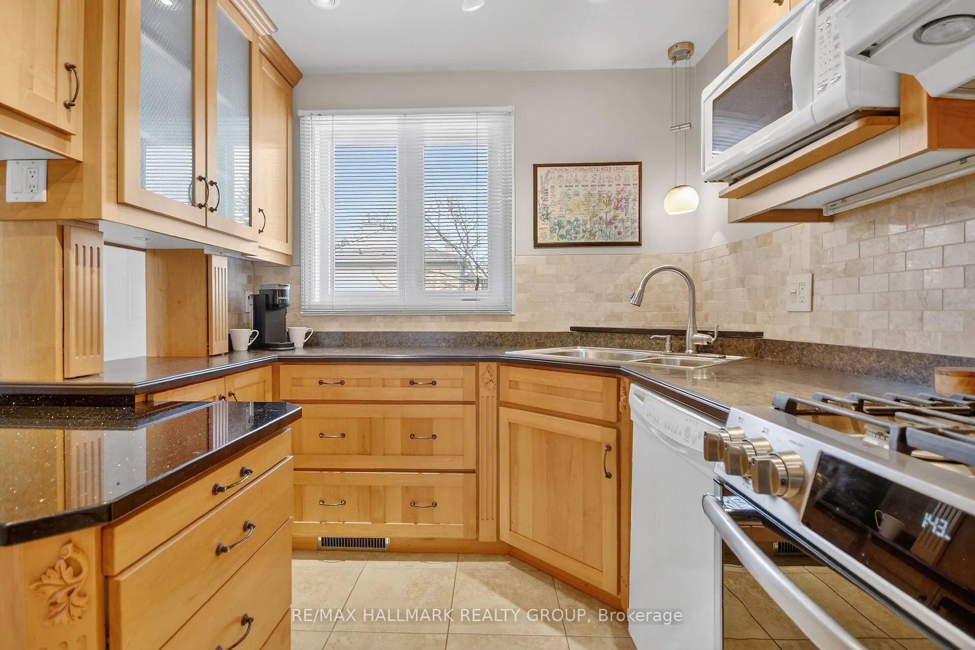 Photo 8 of 1722 Rodin Way, Ottawa, Chateauneuf — HOMEH