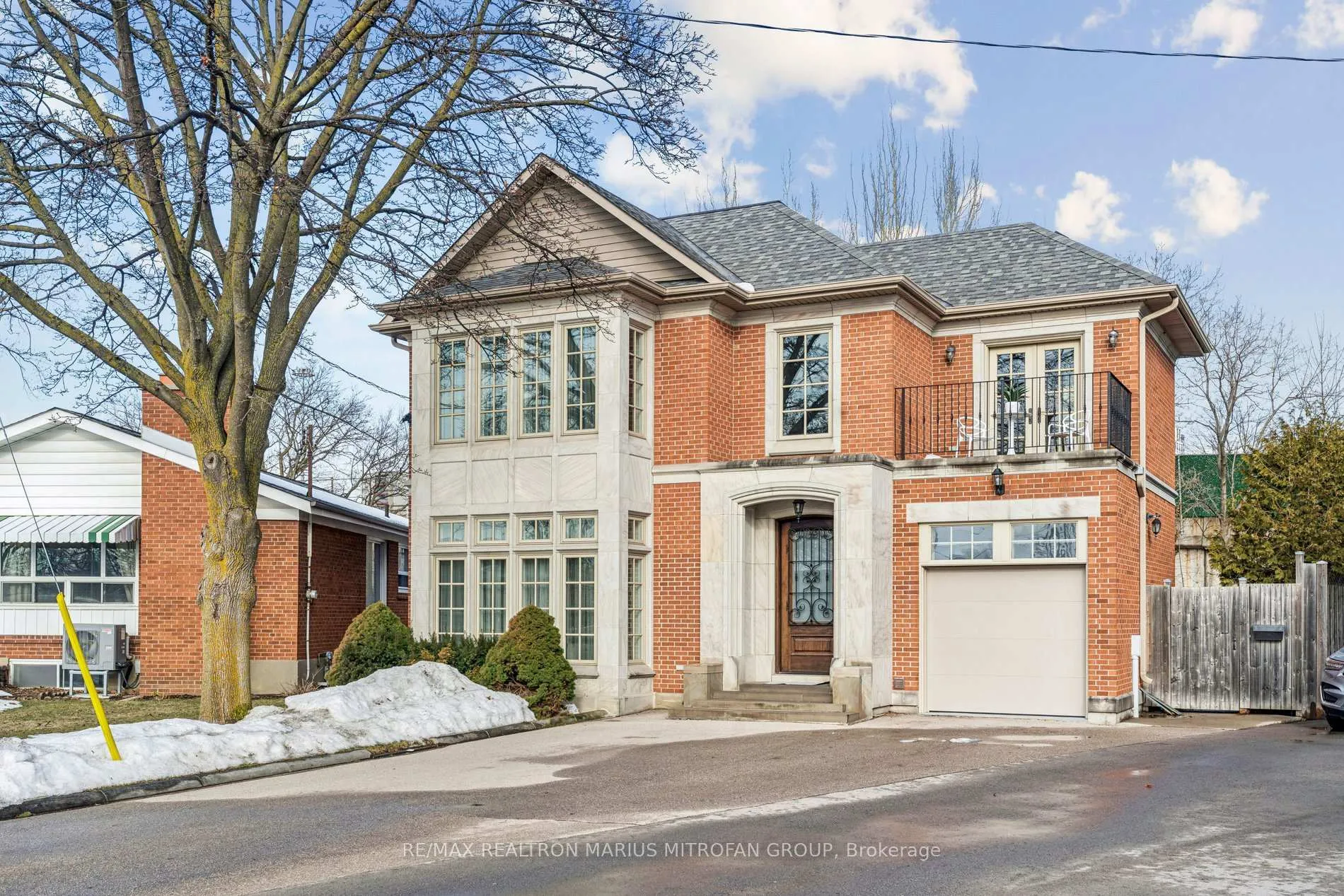 Front of 7 Rollins Place