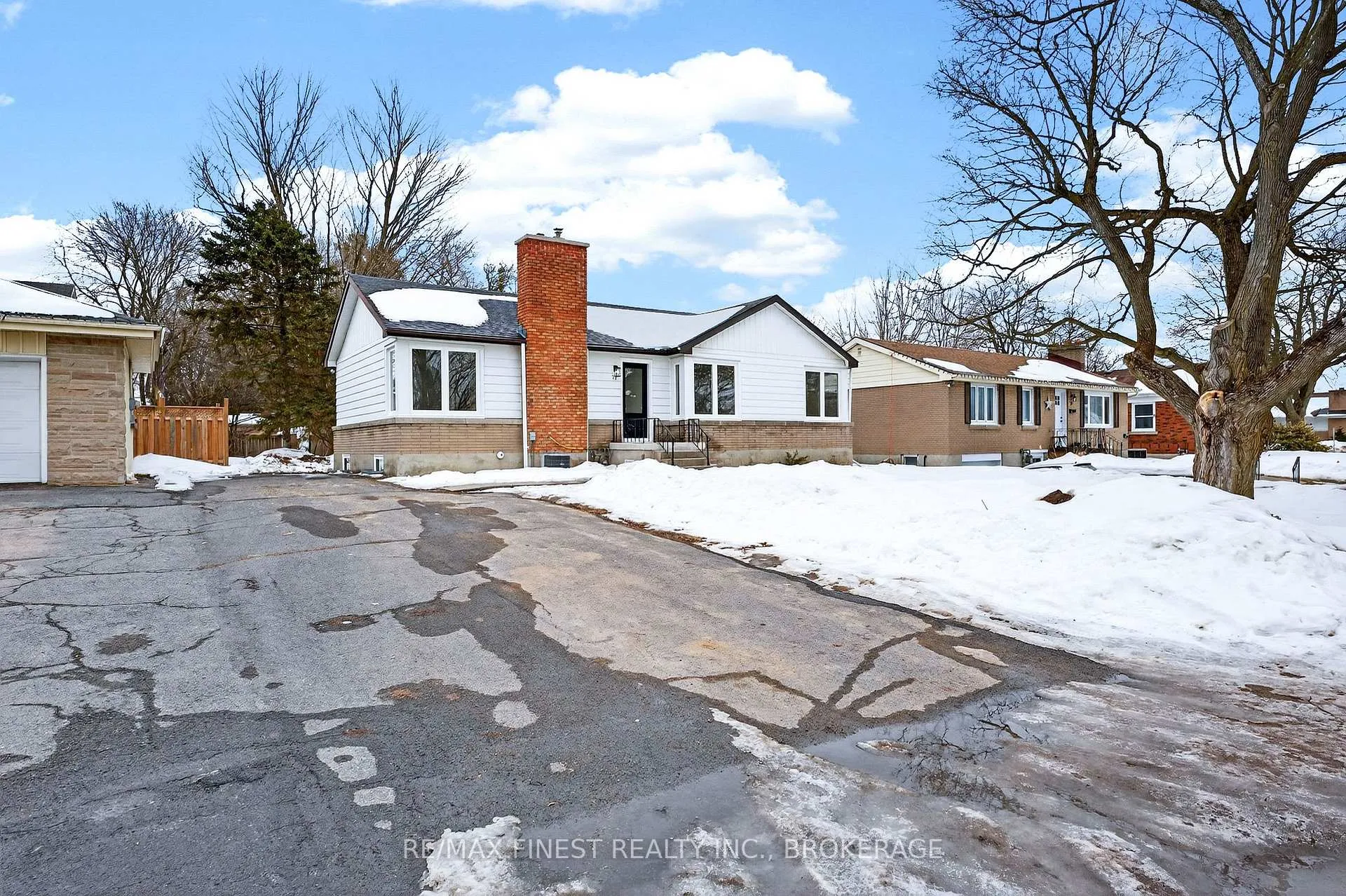 Photo 2 of 77 Westmoreland Road, Kingston, West of Sir John A. Blvd — HOMEH