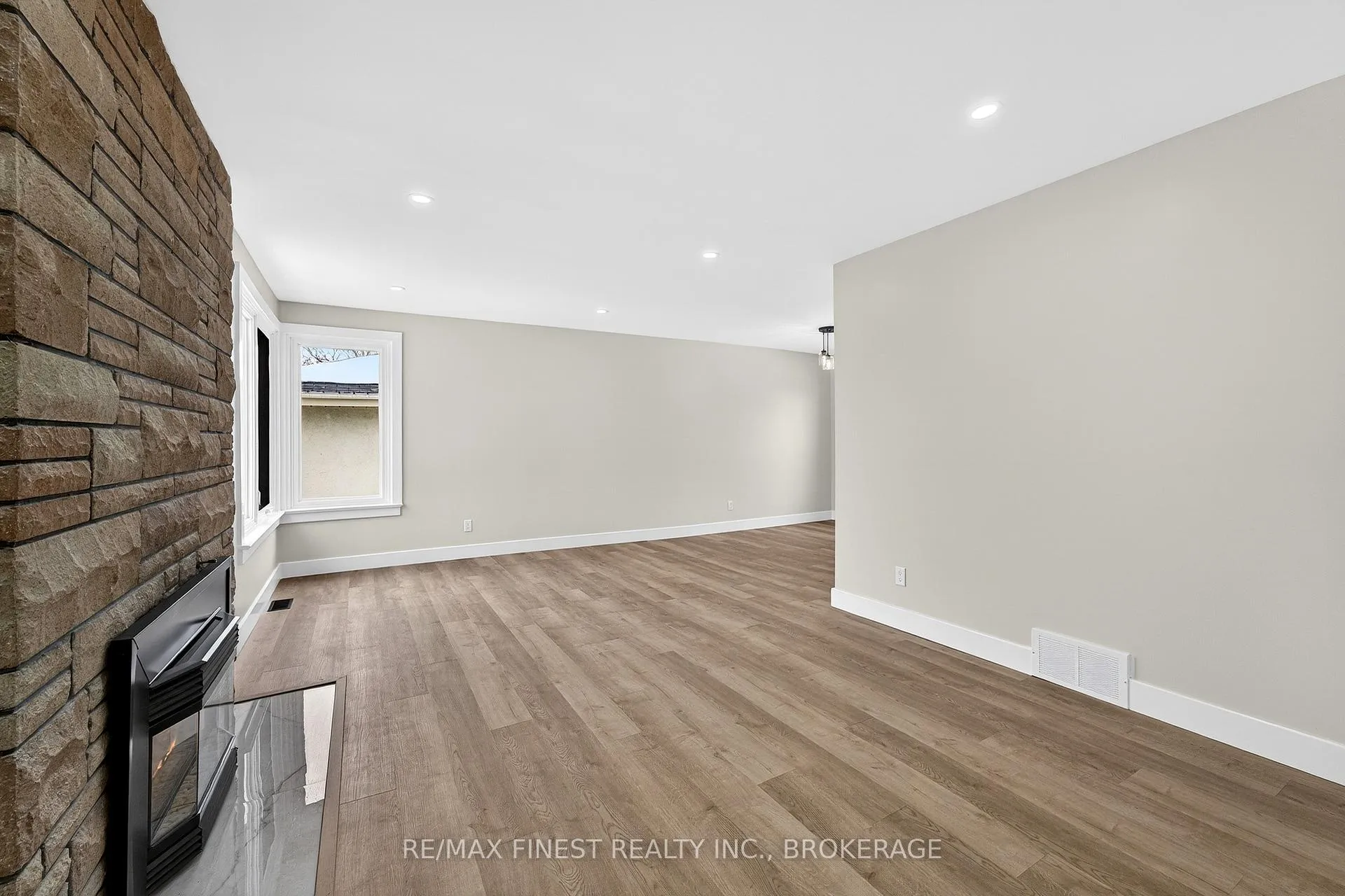 Photo 4 of 77 Westmoreland Road, Kingston, West of Sir John A. Blvd — HOMEH