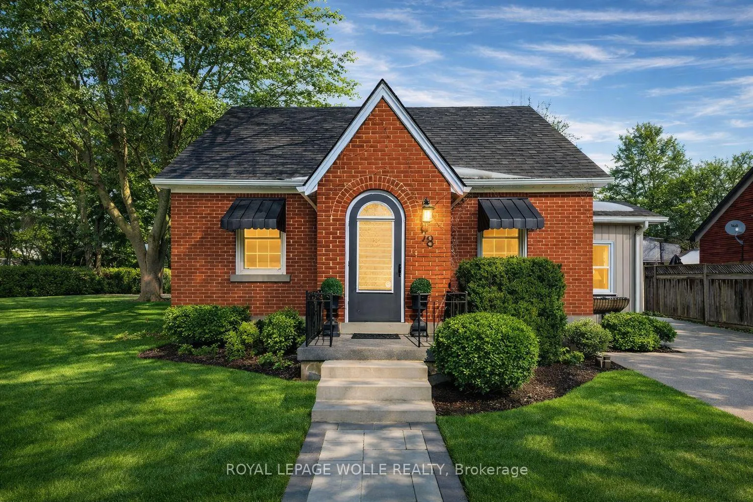 Photo 2 of 78 Stirling Avenue S, Waterloo — HOMEH