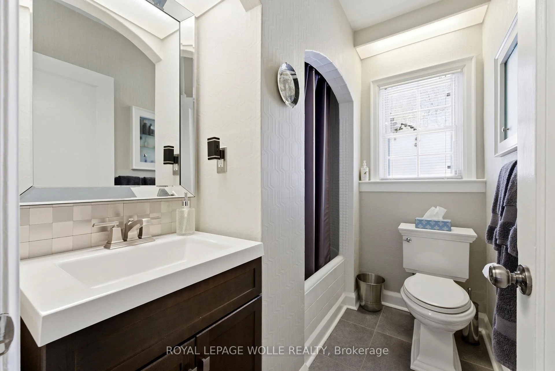 Photo 15 of 78 Stirling Avenue S, Waterloo — HOMEH