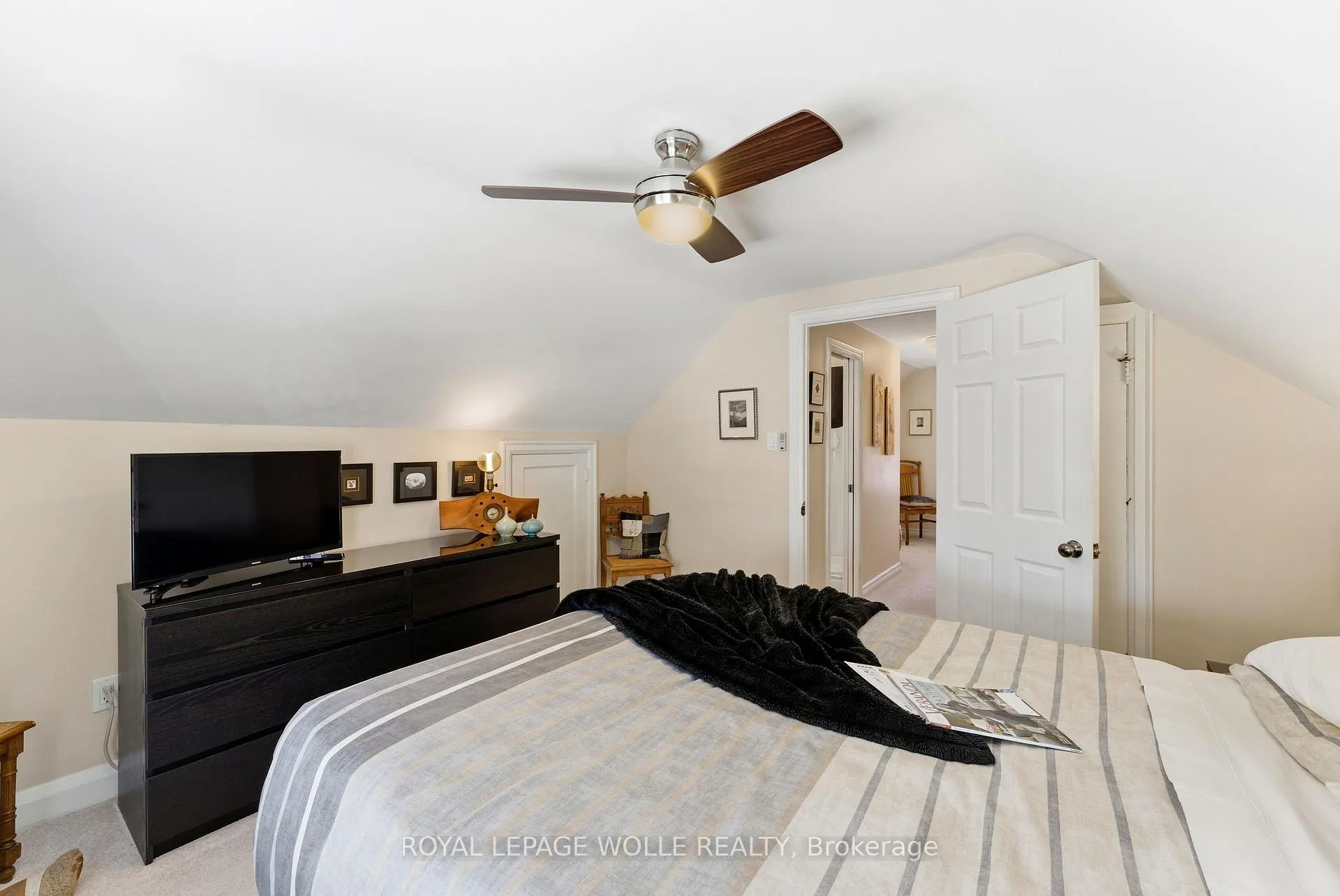 Photo 18 of 78 Stirling Avenue S, Waterloo — HOMEH