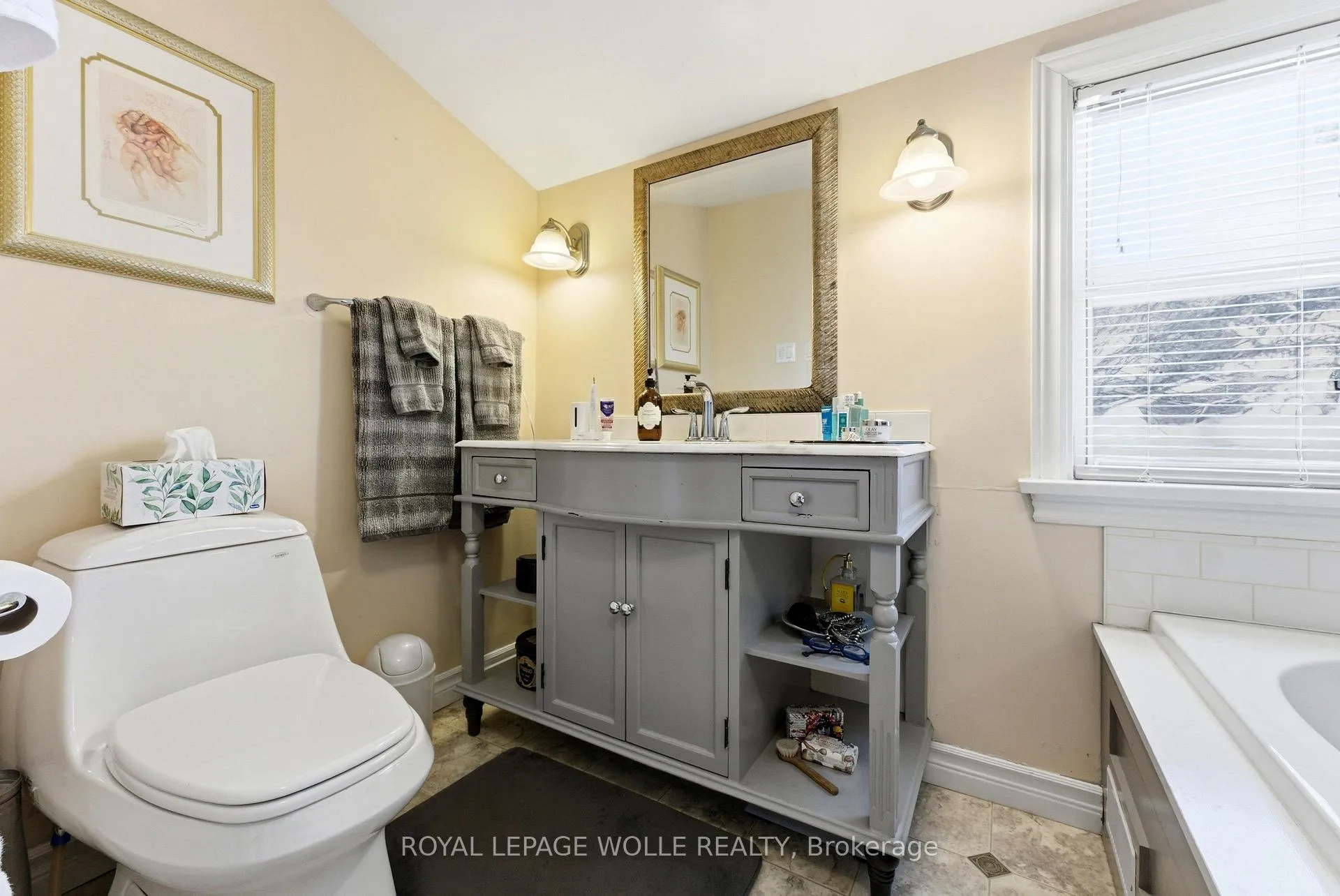 Photo 21 of 78 Stirling Avenue S, Waterloo — HOMEH