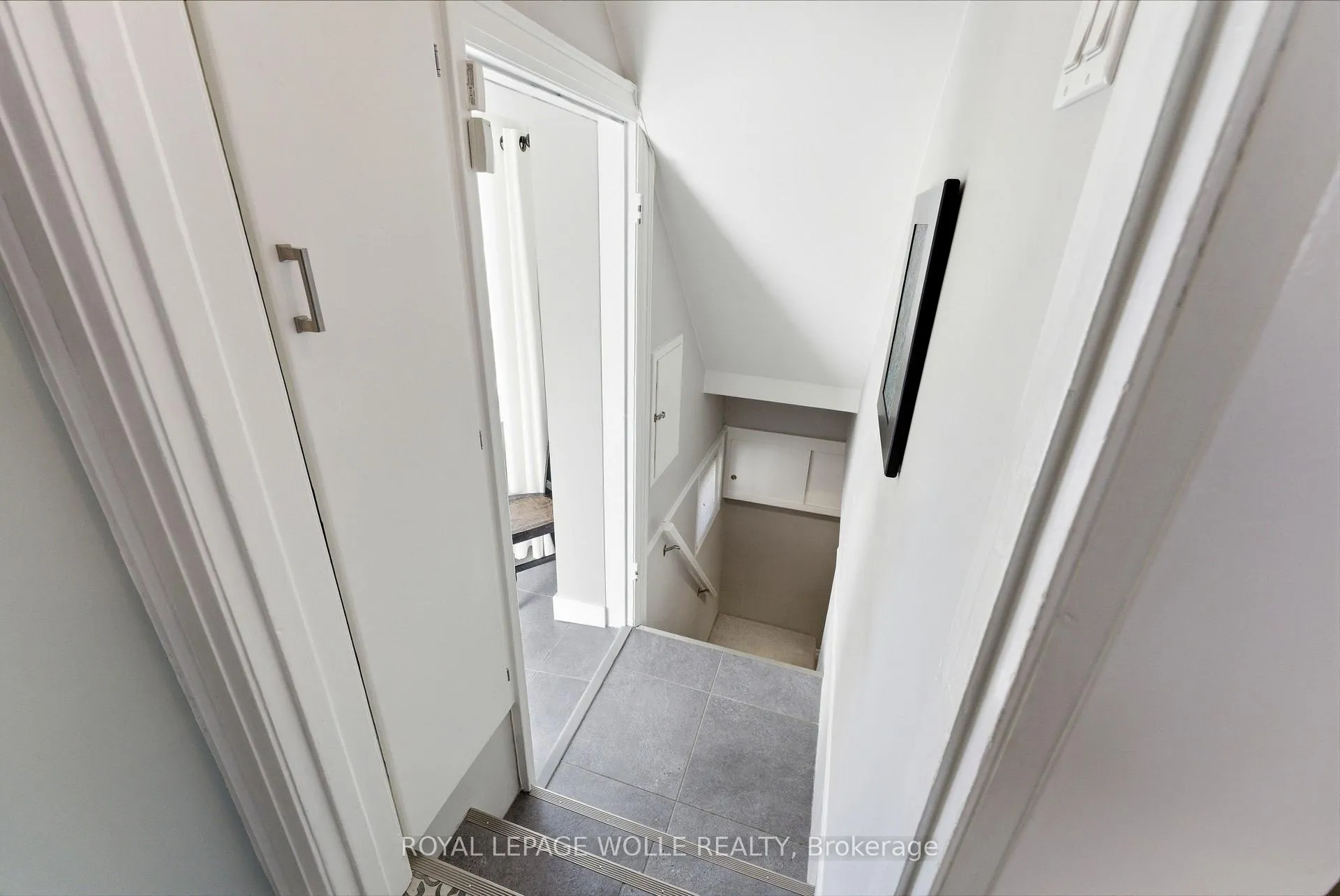 Photo 23 of 78 Stirling Avenue S, Waterloo — HOMEH