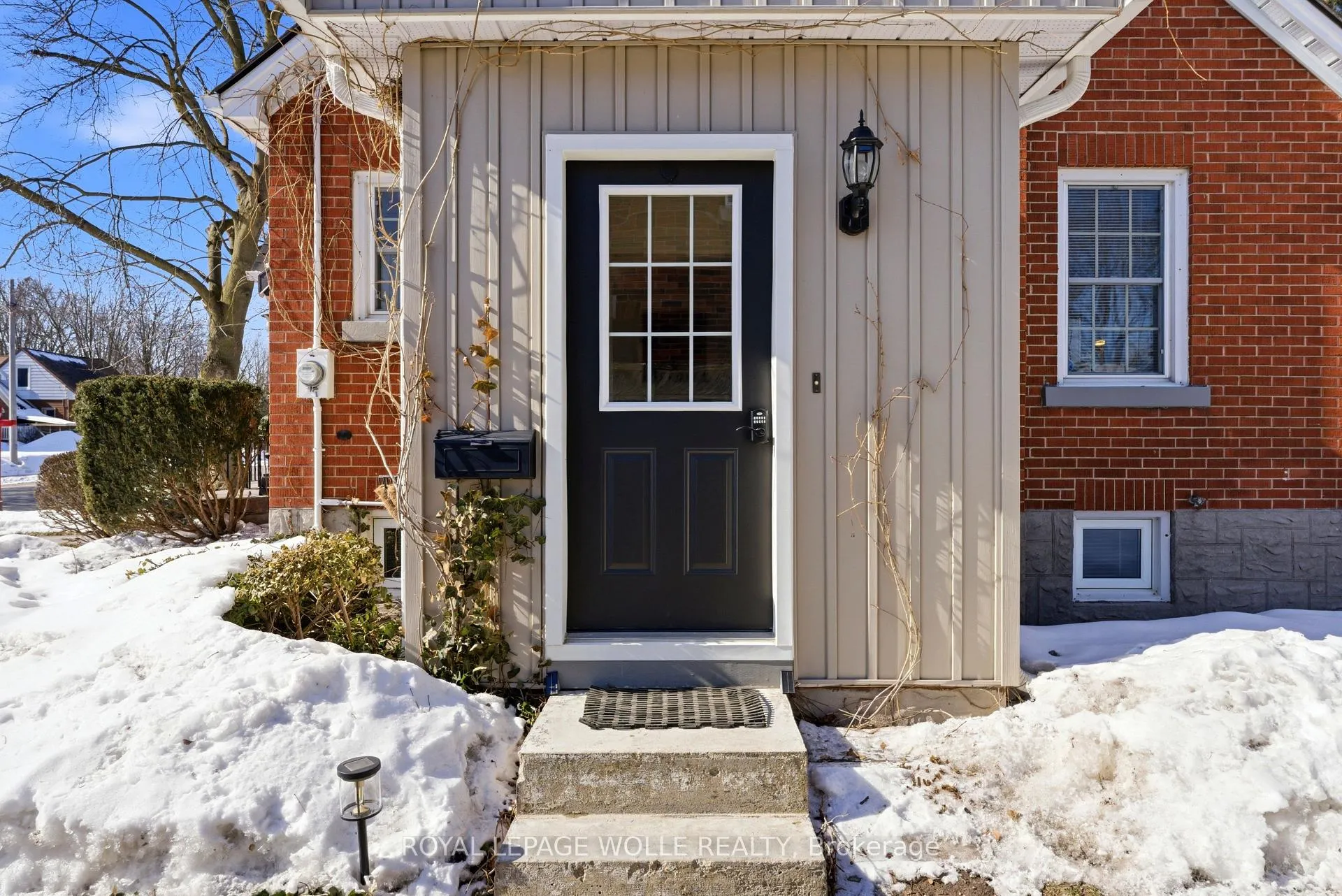 Photo 36 of 78 Stirling Avenue S, Waterloo — HOMEH
