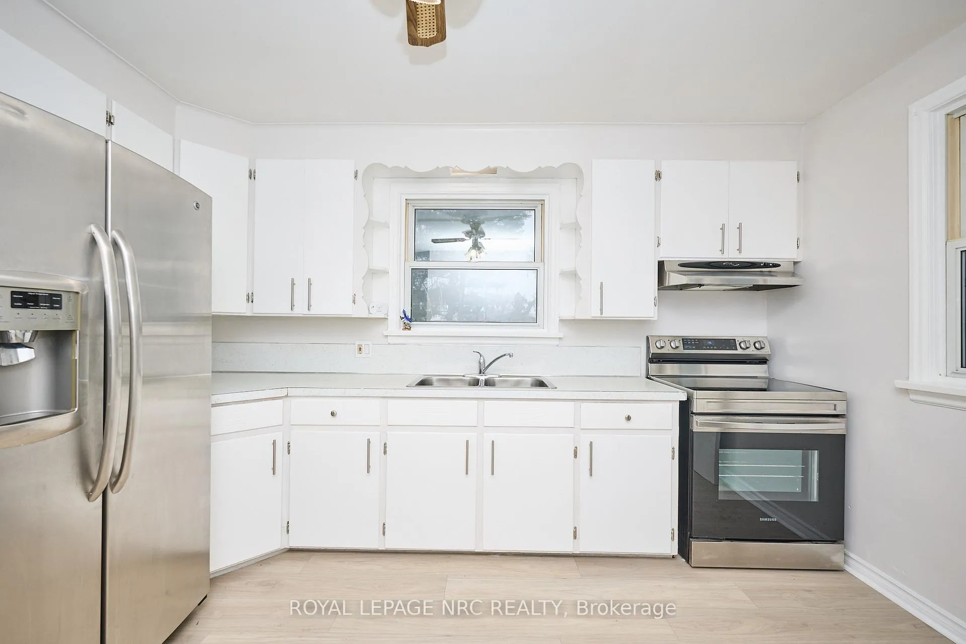 Photo 10 of 17 Lora Street, St. Catharines, Vine/Linwell — HOMEH