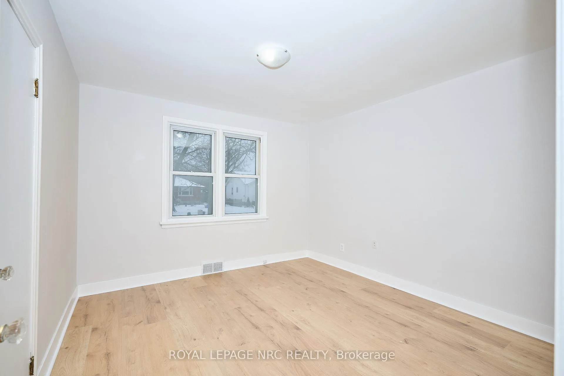 Photo 12 of 17 Lora Street, St. Catharines, Vine/Linwell — HOMEH