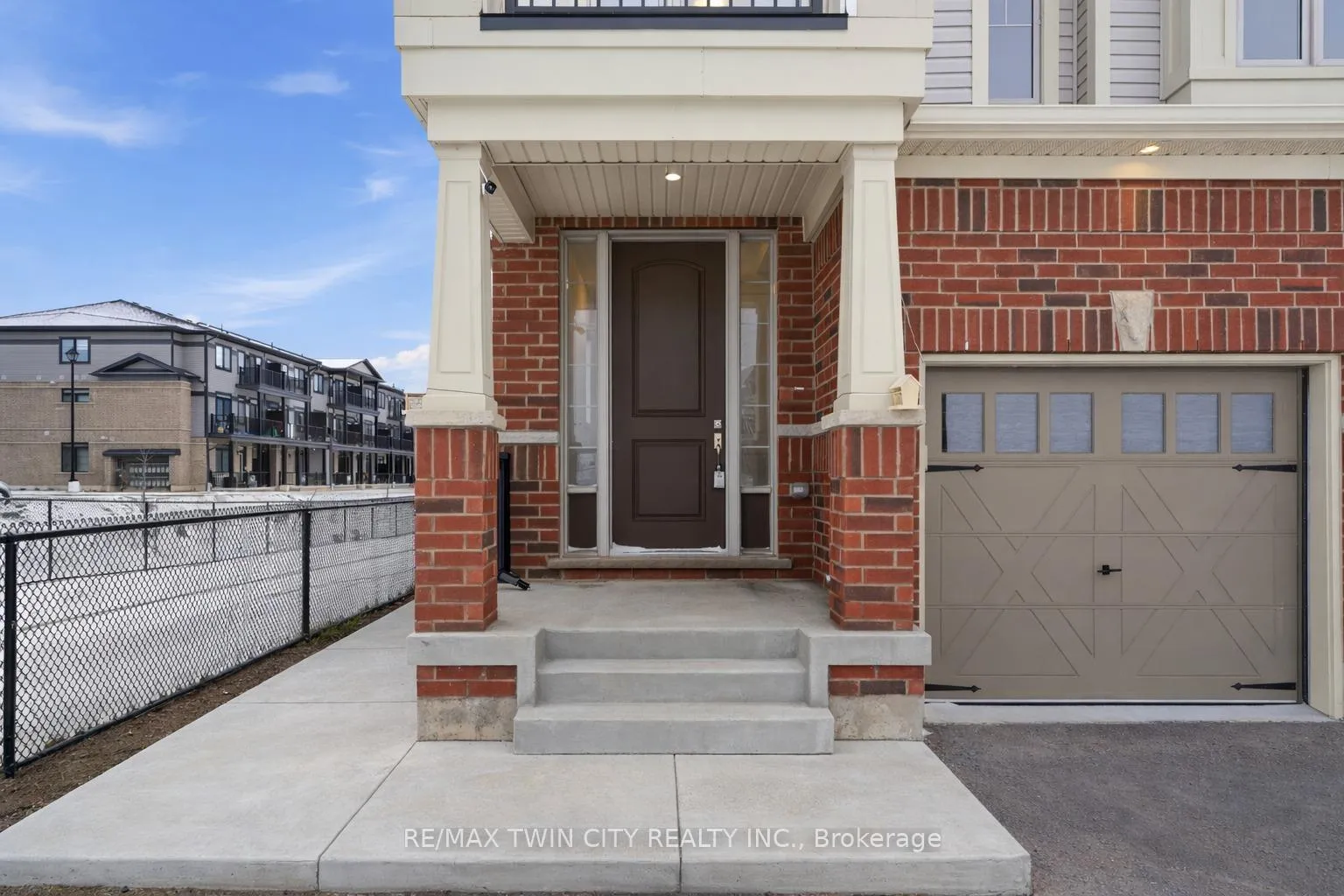 Photo 2 of 624 Beckview Crescent, Kitchener — HOMEH
