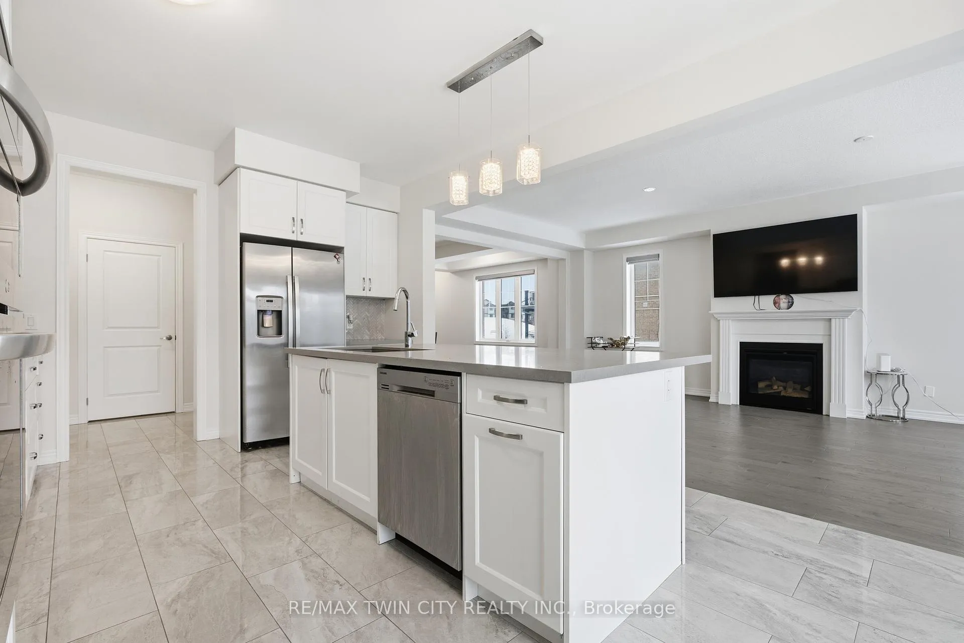 Photo 8 of 624 Beckview Crescent, Kitchener — HOMEH