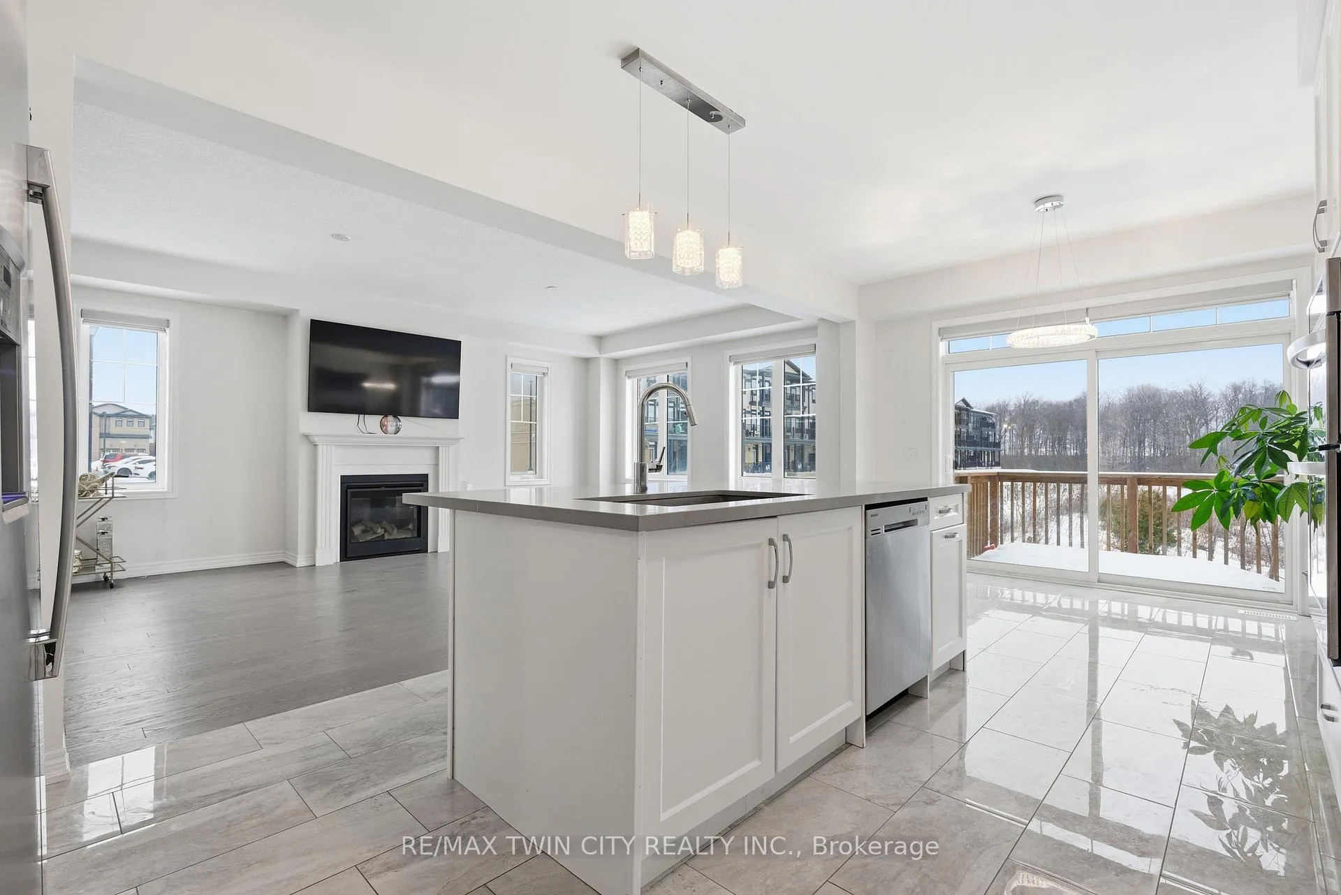 Photo 10 of 624 Beckview Crescent, Kitchener — HOMEH