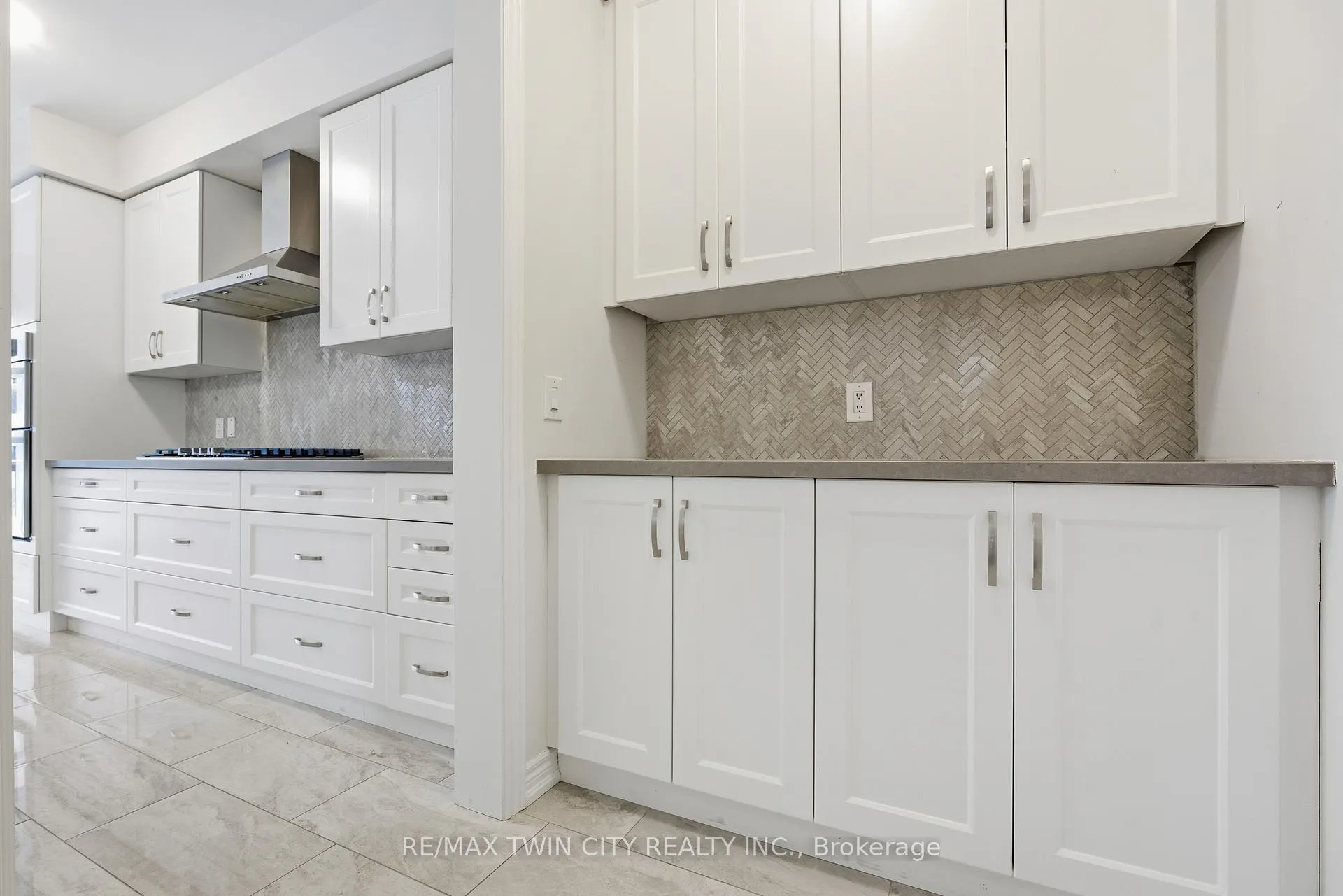 Photo 11 of 624 Beckview Crescent, Kitchener — HOMEH