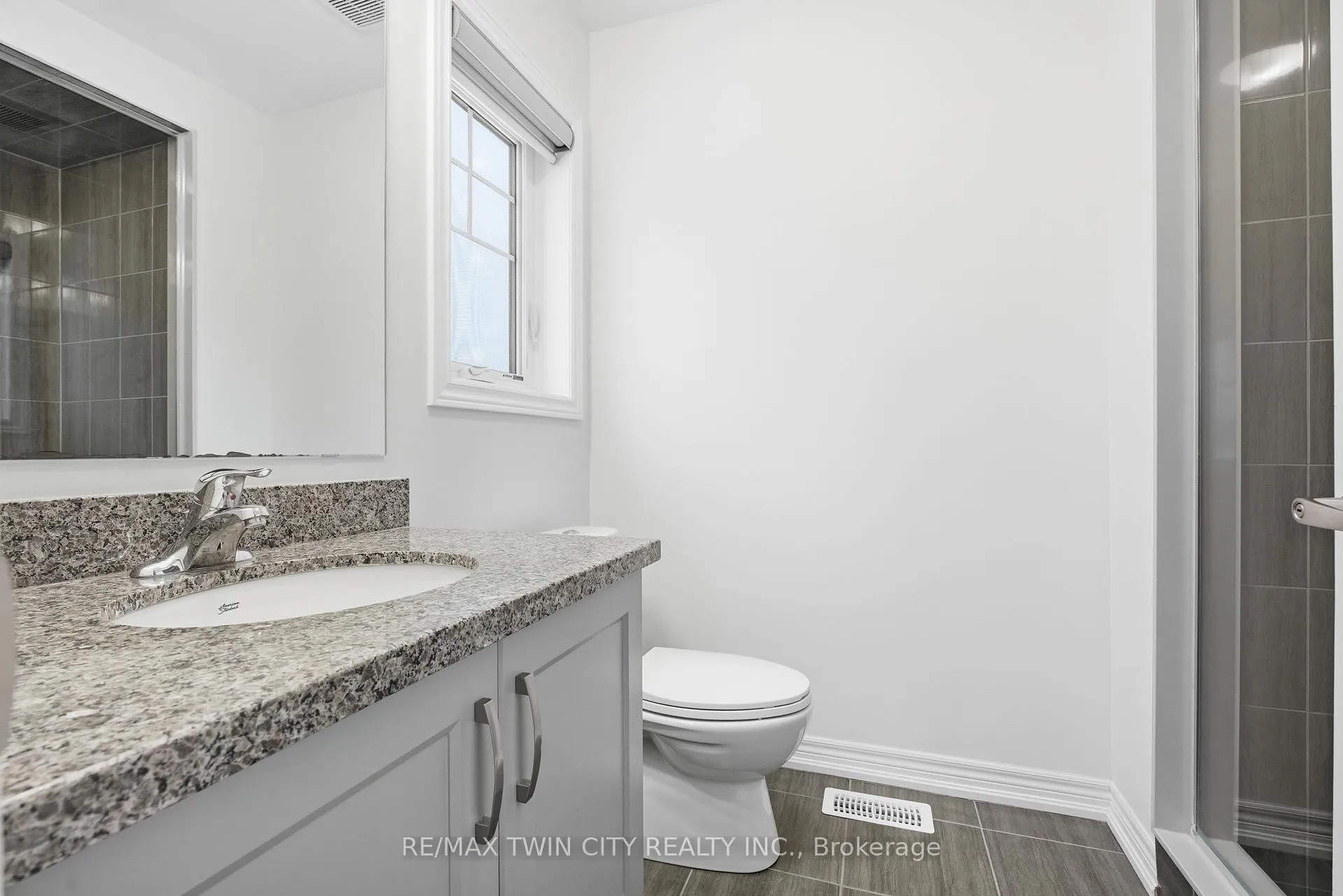 Photo 30 of 624 Beckview Crescent, Kitchener — HOMEH