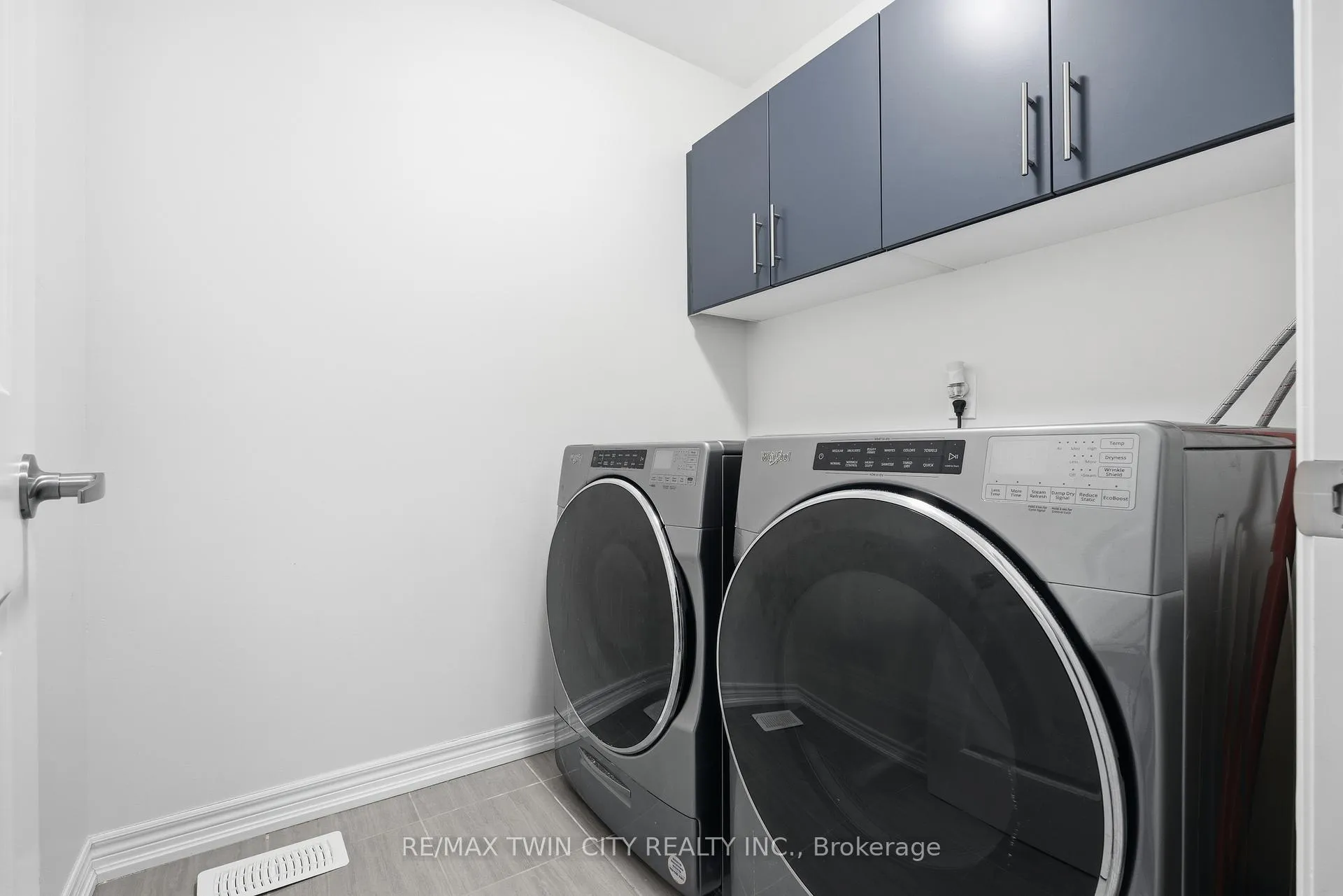Photo 33 of 624 Beckview Crescent, Kitchener — HOMEH