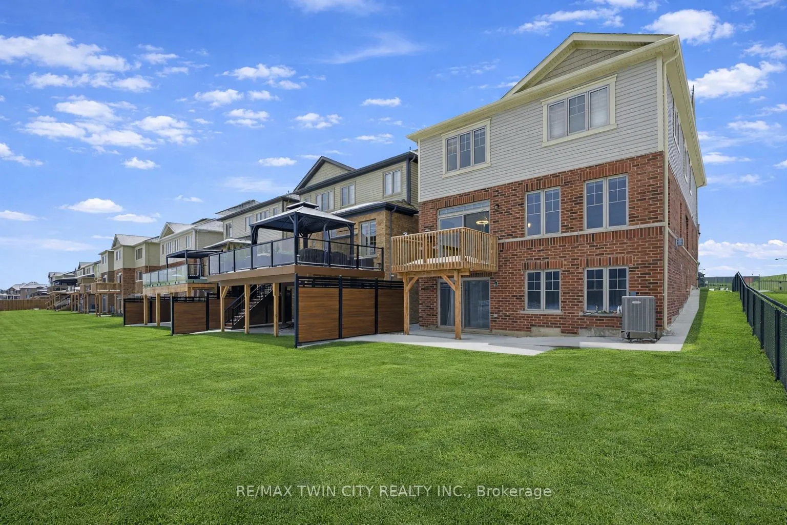 Photo 37 of 624 Beckview Crescent, Kitchener — HOMEH