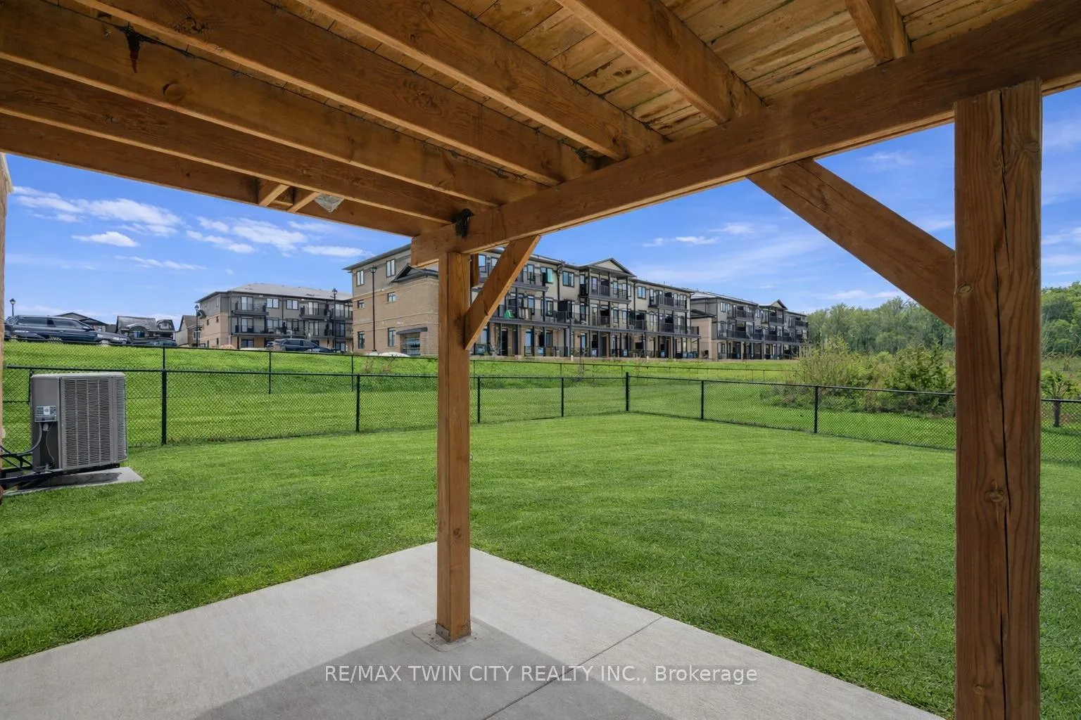 Photo 38 of 624 Beckview Crescent, Kitchener — HOMEH