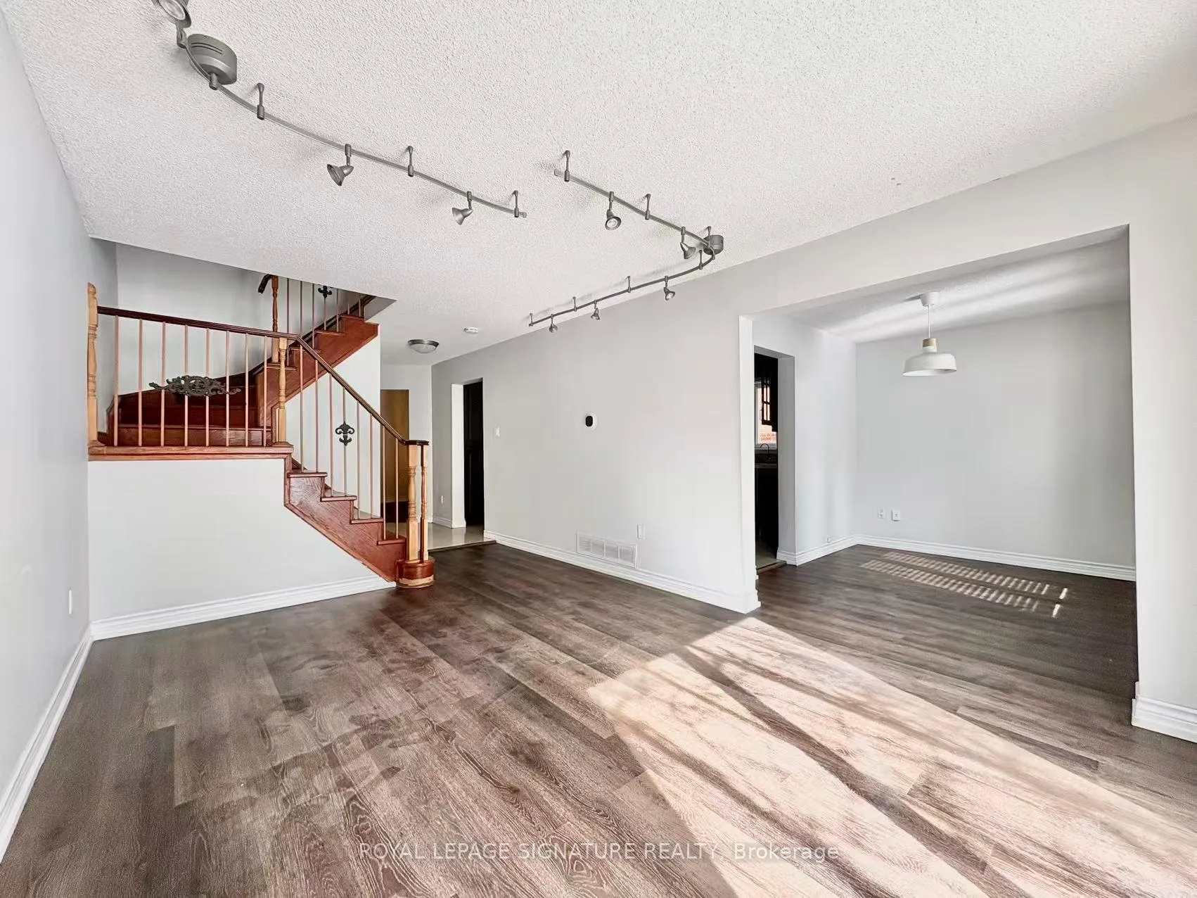Photo 2 of 139 Campbell Avenue, Vaughan, Crestwood-Springfarm-Yorkhill — HOMEH