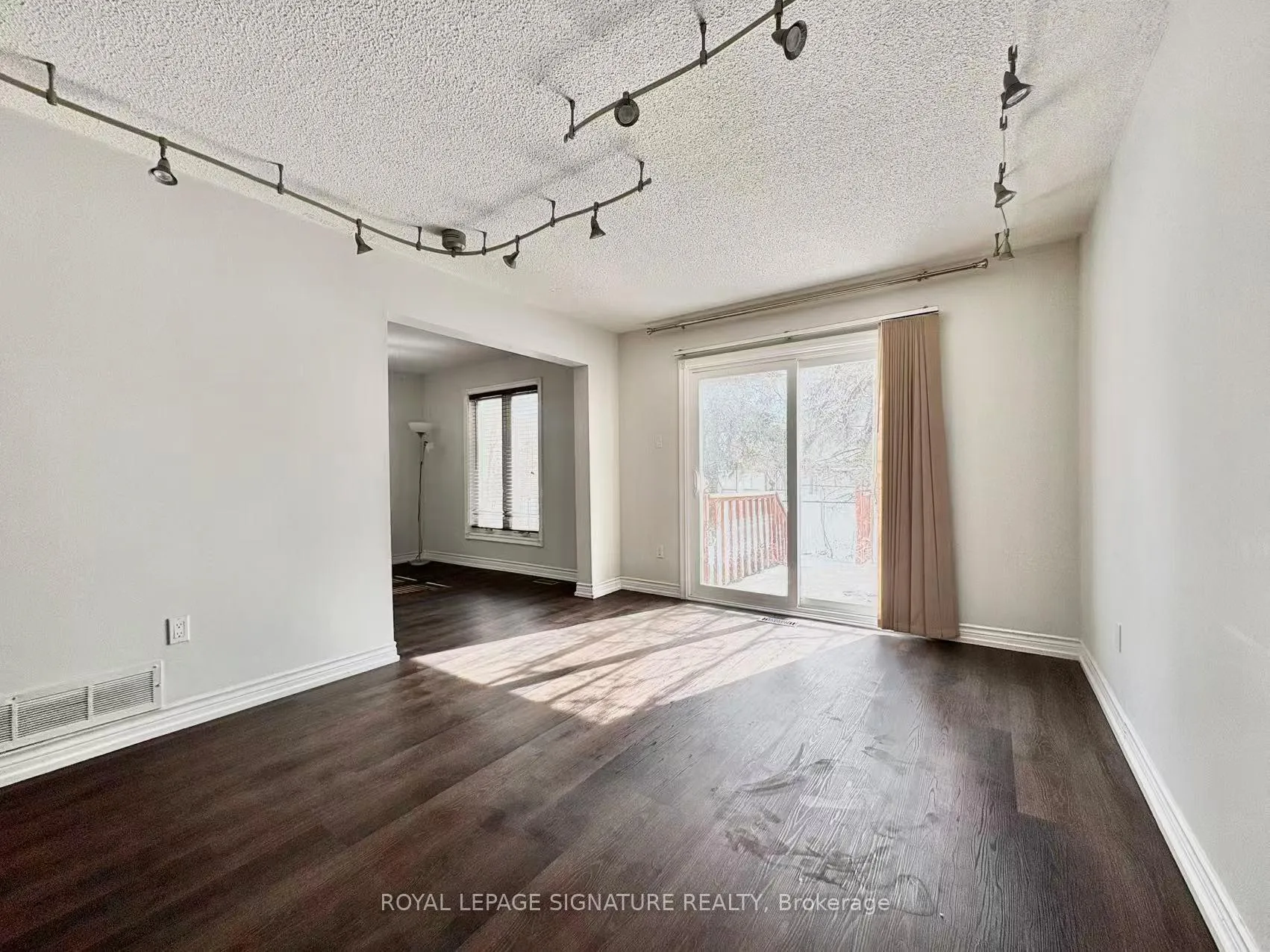 Photo 3 of 139 Campbell Avenue, Vaughan, Crestwood-Springfarm-Yorkhill — HOMEH