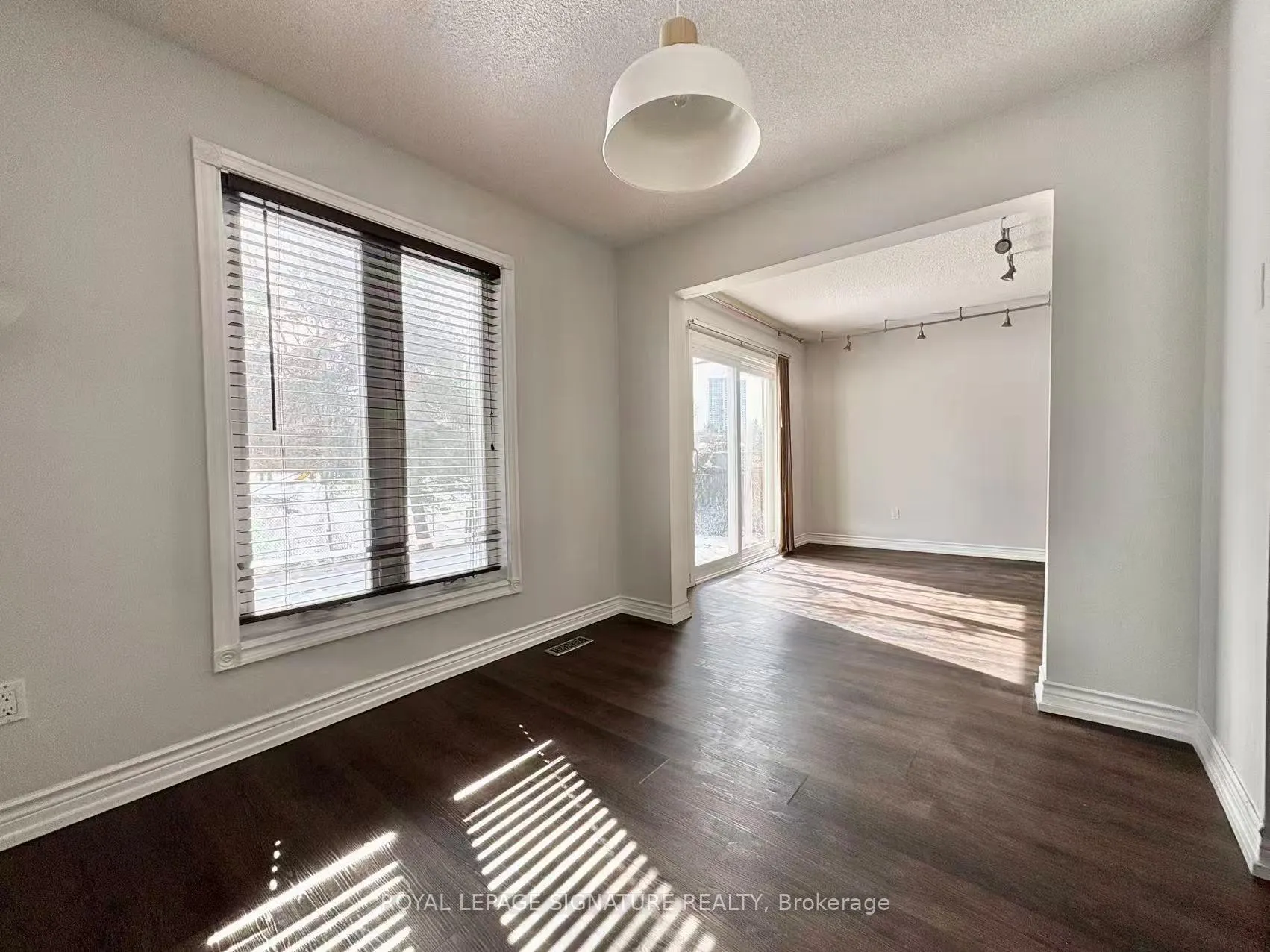 Photo 4 of 139 Campbell Avenue, Vaughan, Crestwood-Springfarm-Yorkhill — HOMEH