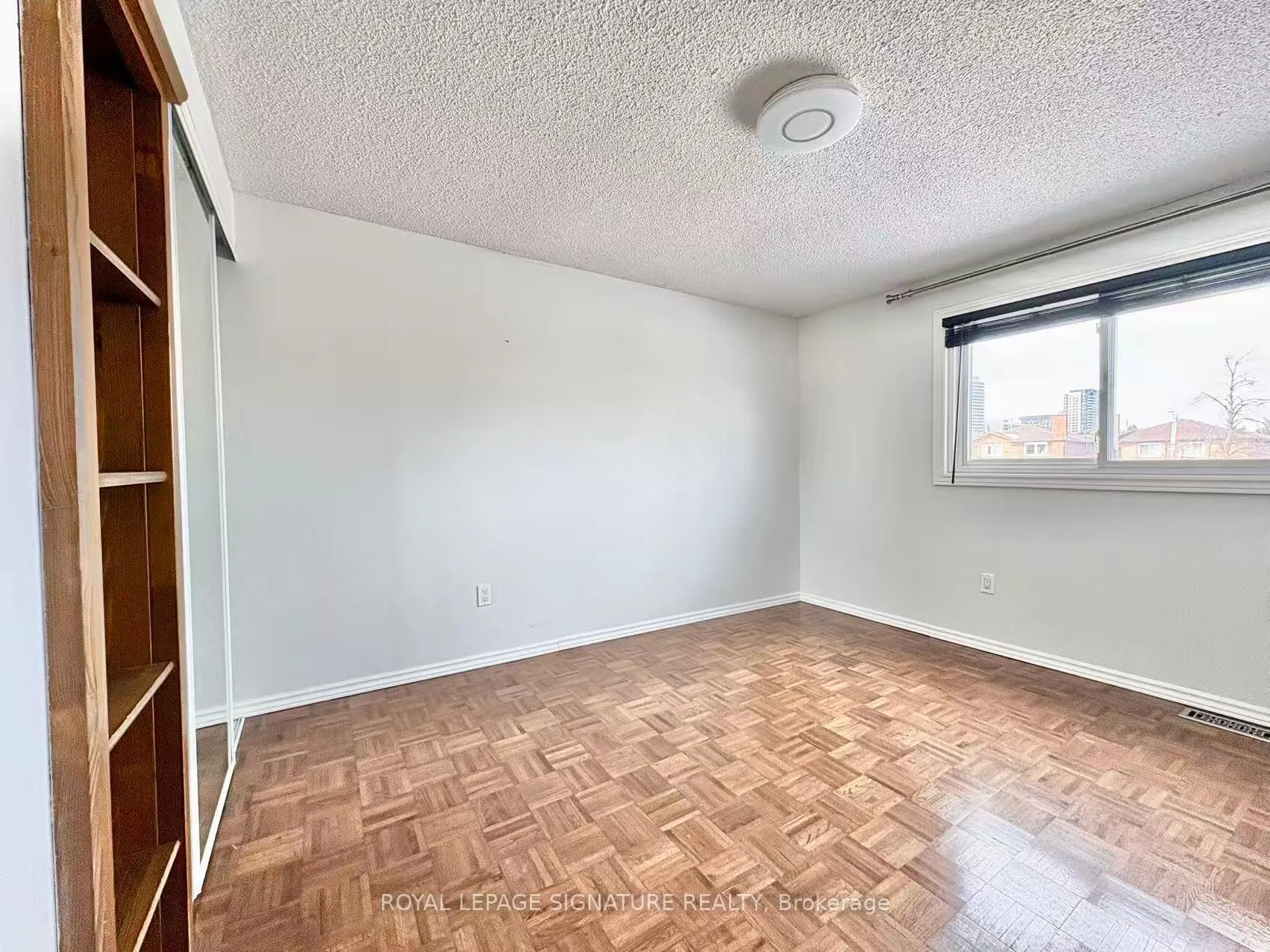 Photo 8 of 139 Campbell Avenue, Vaughan, Crestwood-Springfarm-Yorkhill — HOMEH