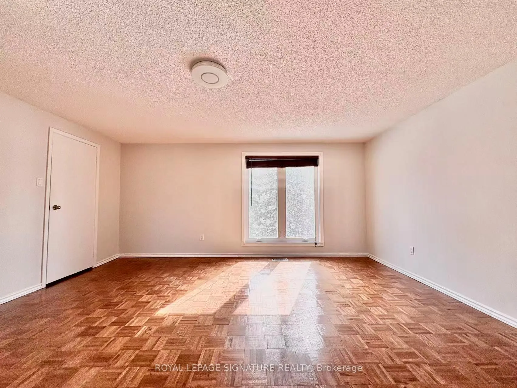 Photo 9 of 139 Campbell Avenue, Vaughan, Crestwood-Springfarm-Yorkhill — HOMEH