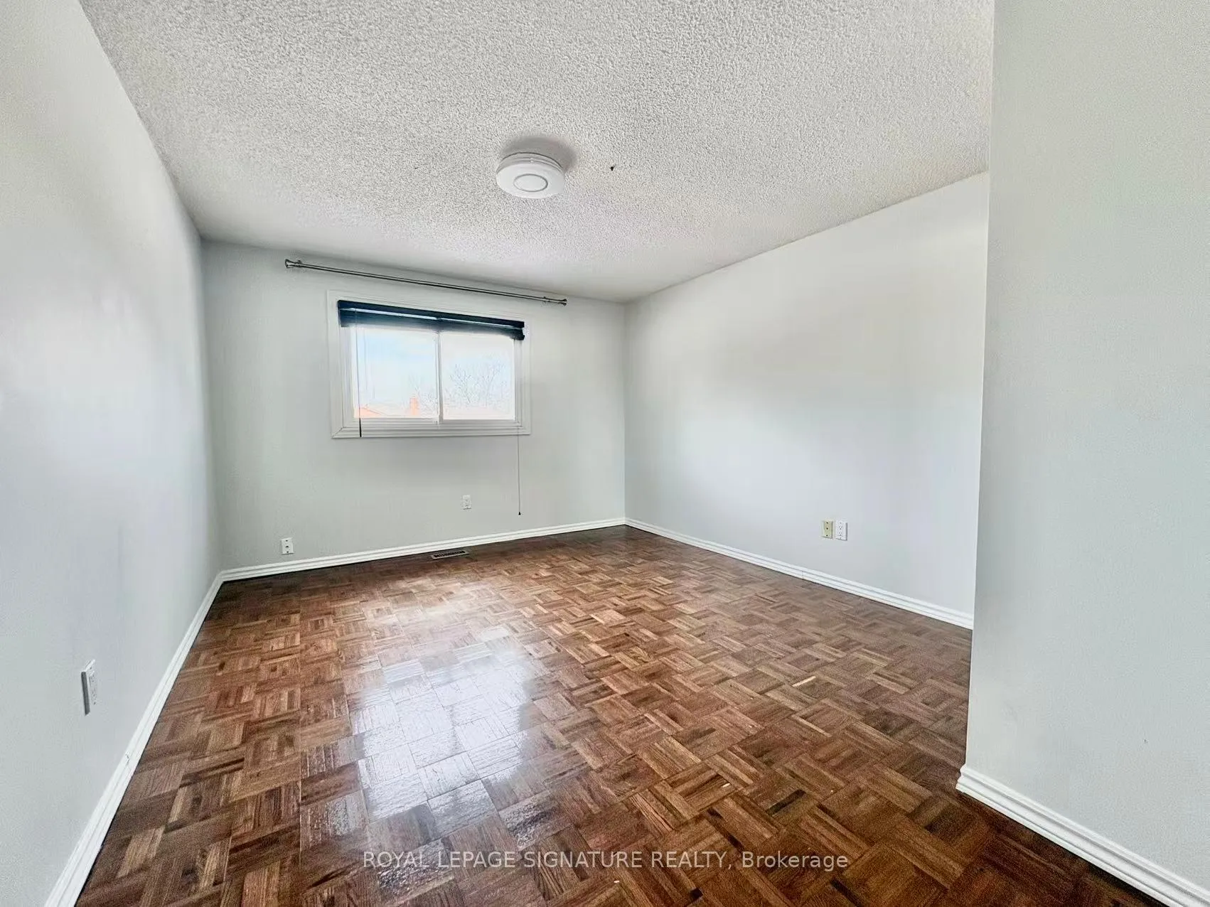Photo 10 of 139 Campbell Avenue, Vaughan, Crestwood-Springfarm-Yorkhill — HOMEH