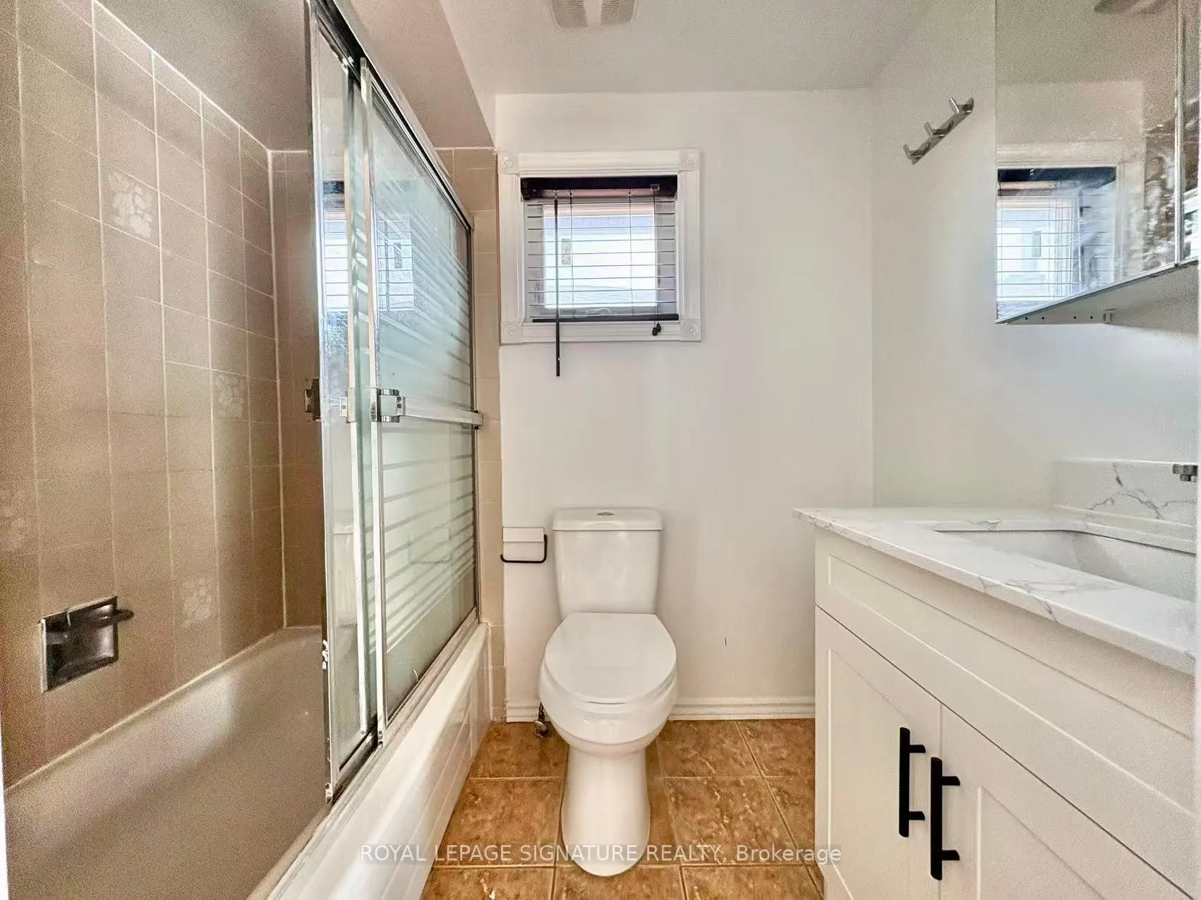 Photo 11 of 139 Campbell Avenue, Vaughan, Crestwood-Springfarm-Yorkhill — HOMEH