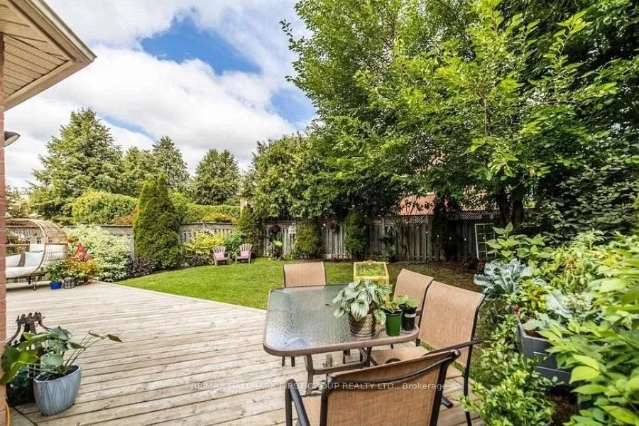 Photo 35 of 57 Yorkshire Crescent, Whitby, Pringle Creek — HOMEH