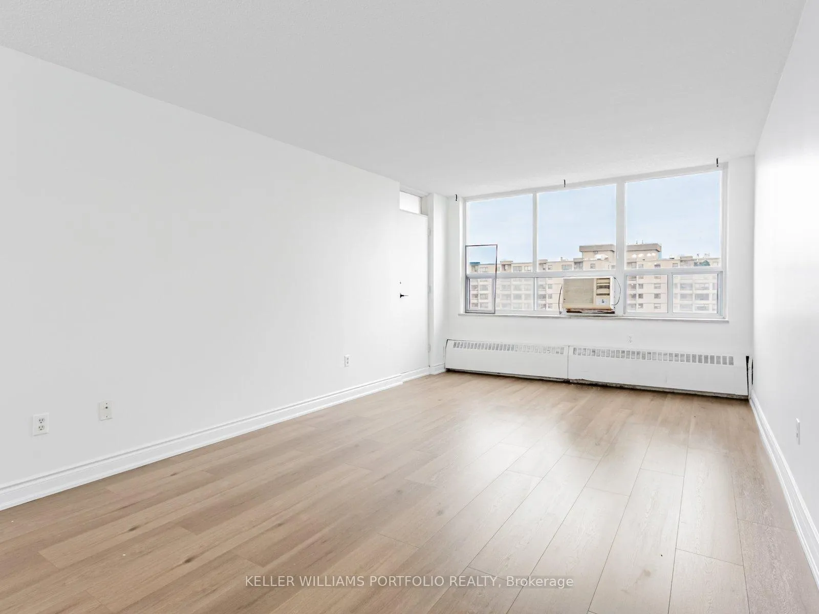 Photo 2 of Unit 2115, 390 Dixon Road, Etobicoke, Kingsview Village-The Westway — HOMEH