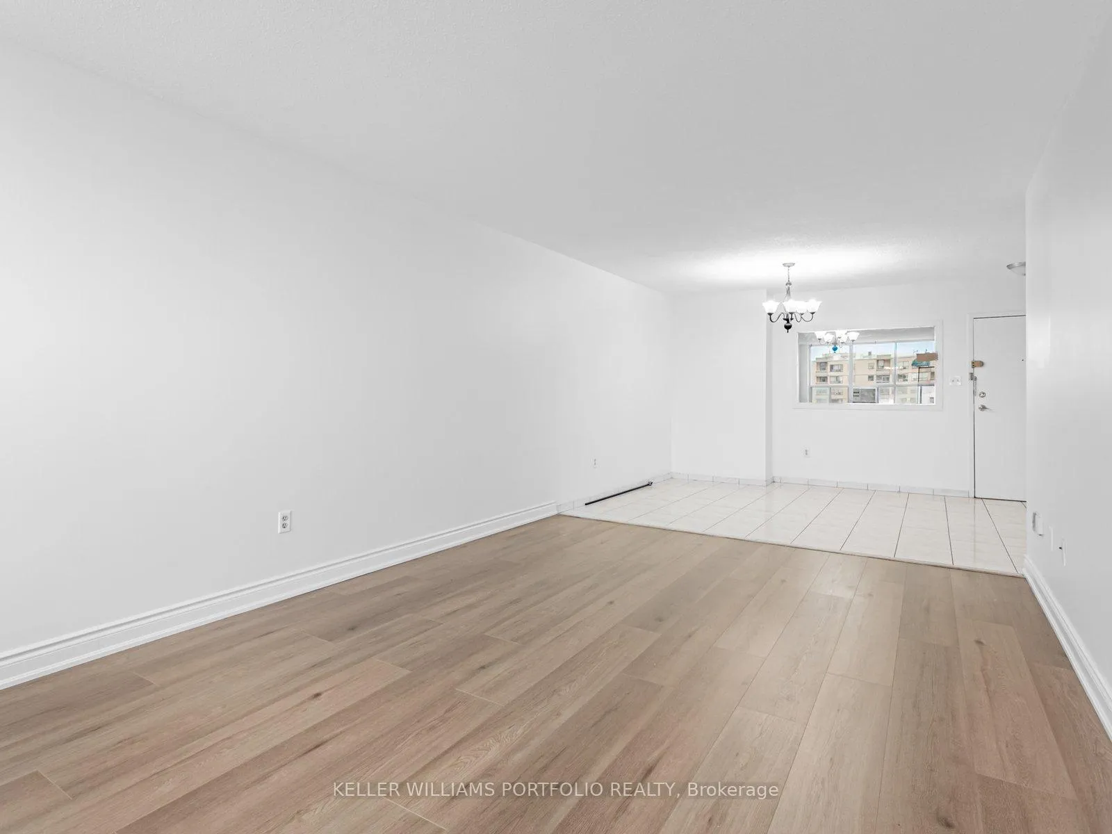 Photo 5 of Unit 2115, 390 Dixon Road, Etobicoke, Kingsview Village-The Westway — HOMEH
