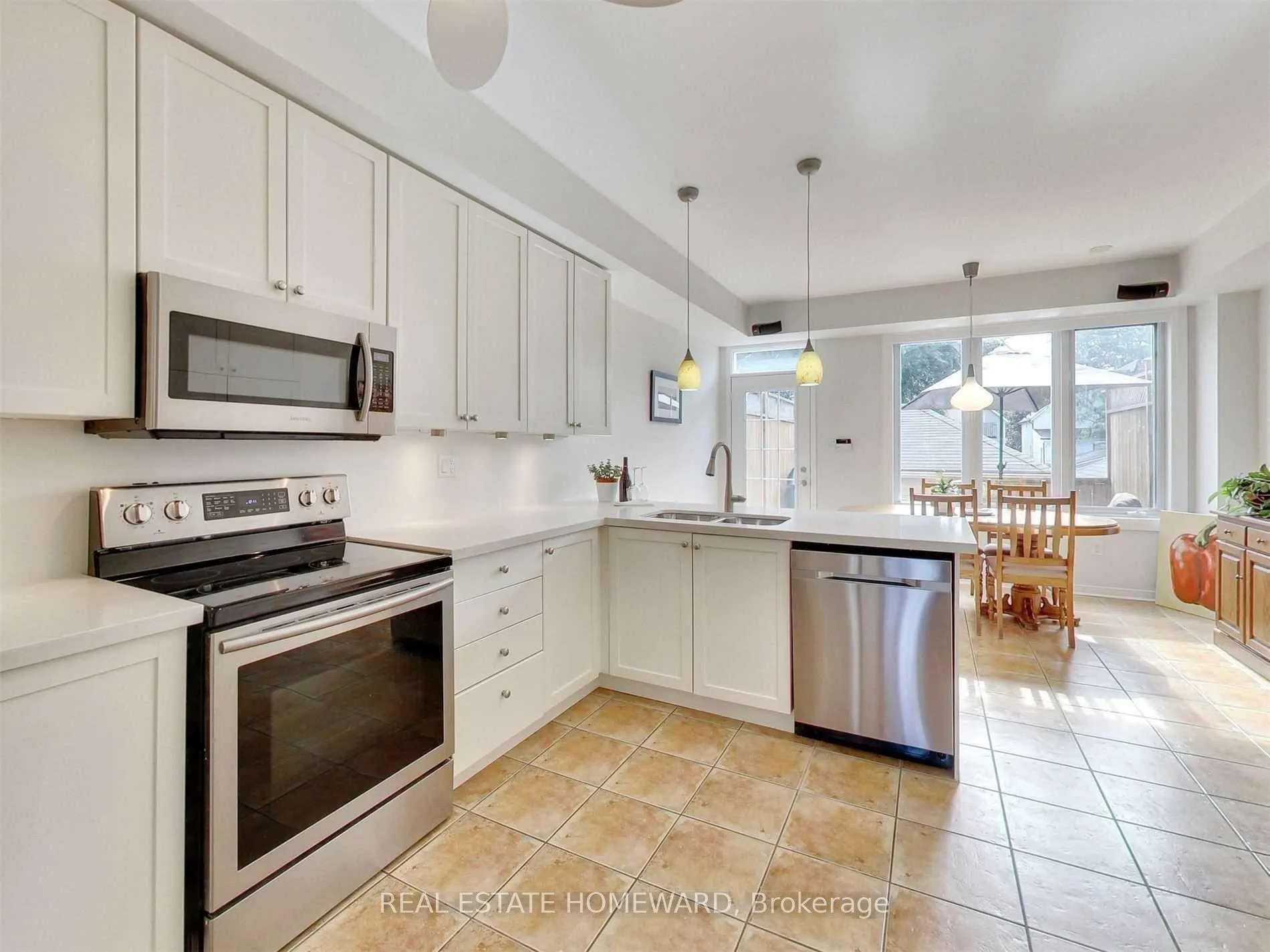 Photo 3 of 23 Belleville Street, Toronto, East End-Danforth — HOMEH