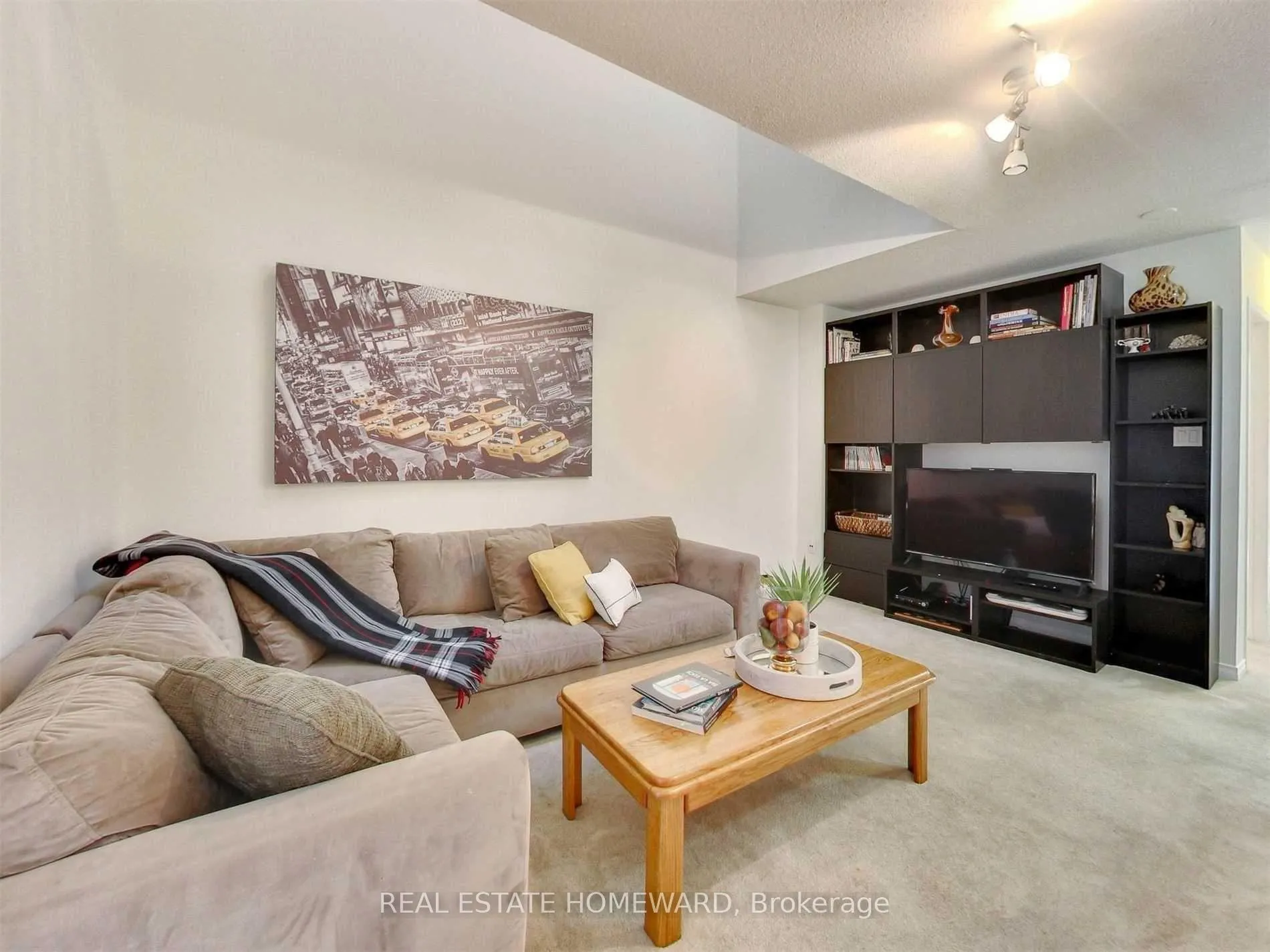 Photo 5 of 23 Belleville Street, Toronto, East End-Danforth — HOMEH