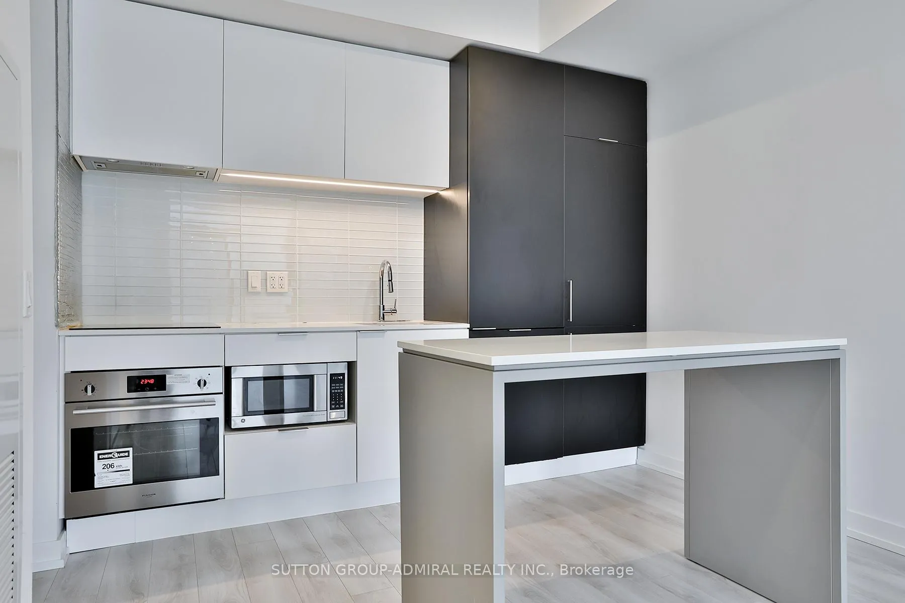 Photo 9 of Unit 911, 33 Helendale Avenue, Toronto, Yonge-Eglinton — HOMEH