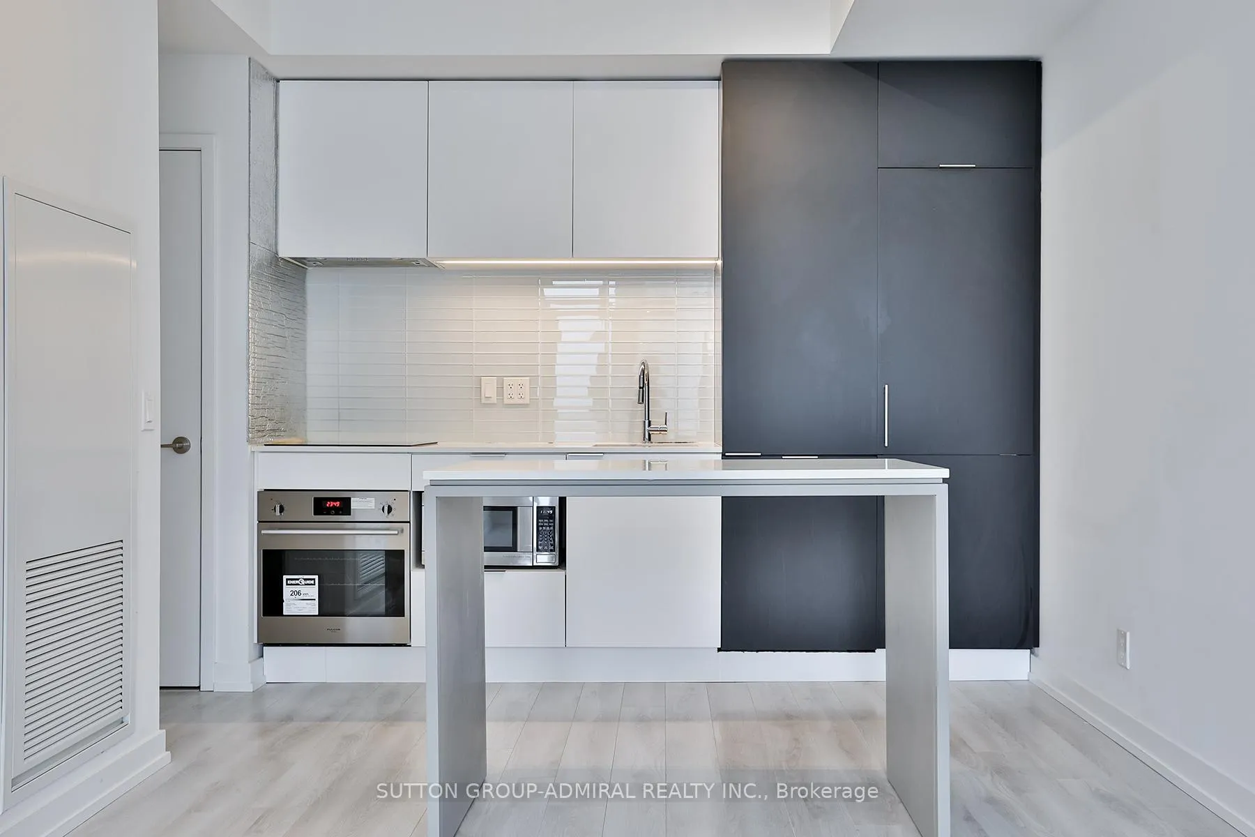 Photo 10 of Unit 911, 33 Helendale Avenue, Toronto, Yonge-Eglinton — HOMEH
