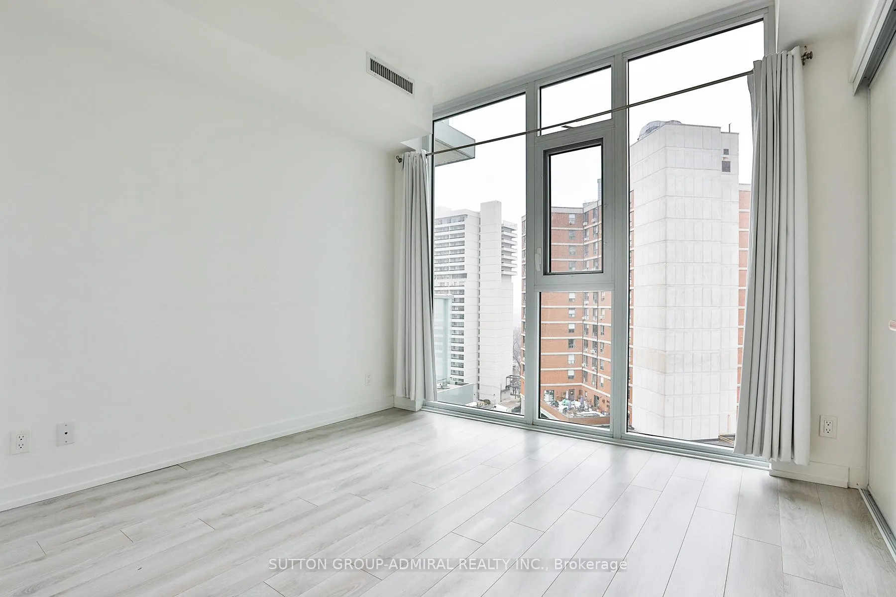 Photo 13 of Unit 911, 33 Helendale Avenue, Toronto, Yonge-Eglinton — HOMEH