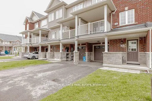 Photo 3 of 9 Hiscott Drive, Hamilton, Waterdown — HOMEH
